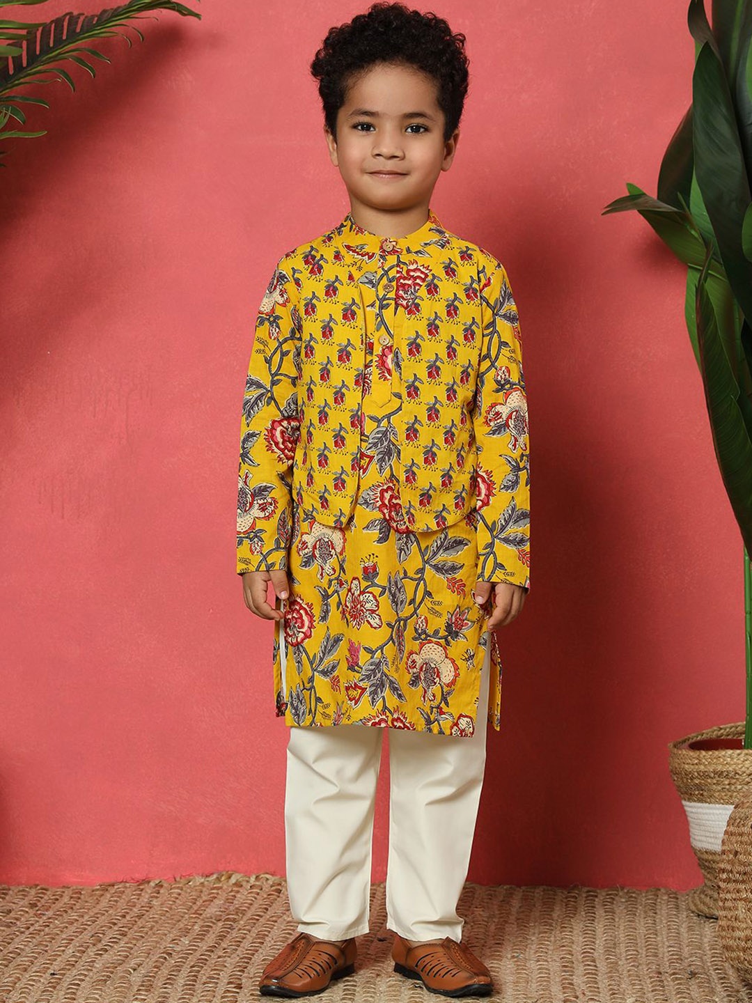 

Readiprint Boys Floral Printed Pure Cotton Straight Kurta with Trousers, Mustard