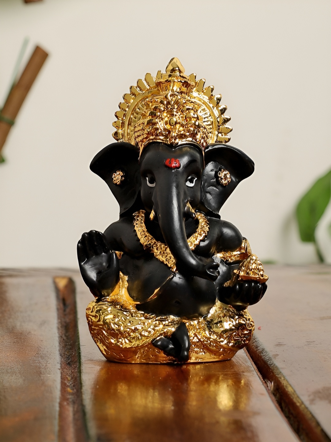 

INTERNATIONAL GIFT Black Shree Ganesh Murti Showpiece