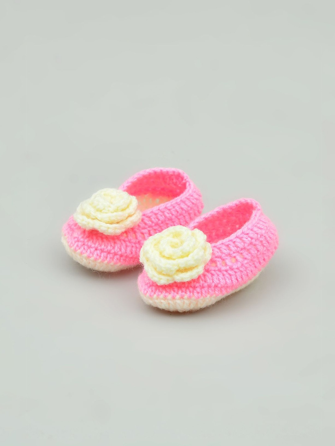 

FUNKRAFTS Girls Pure Wool Floral Design Booties, Pink