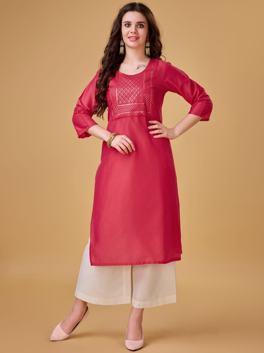 

Suha Embellished Yoke Design Sequinned Straight Kurta, Red