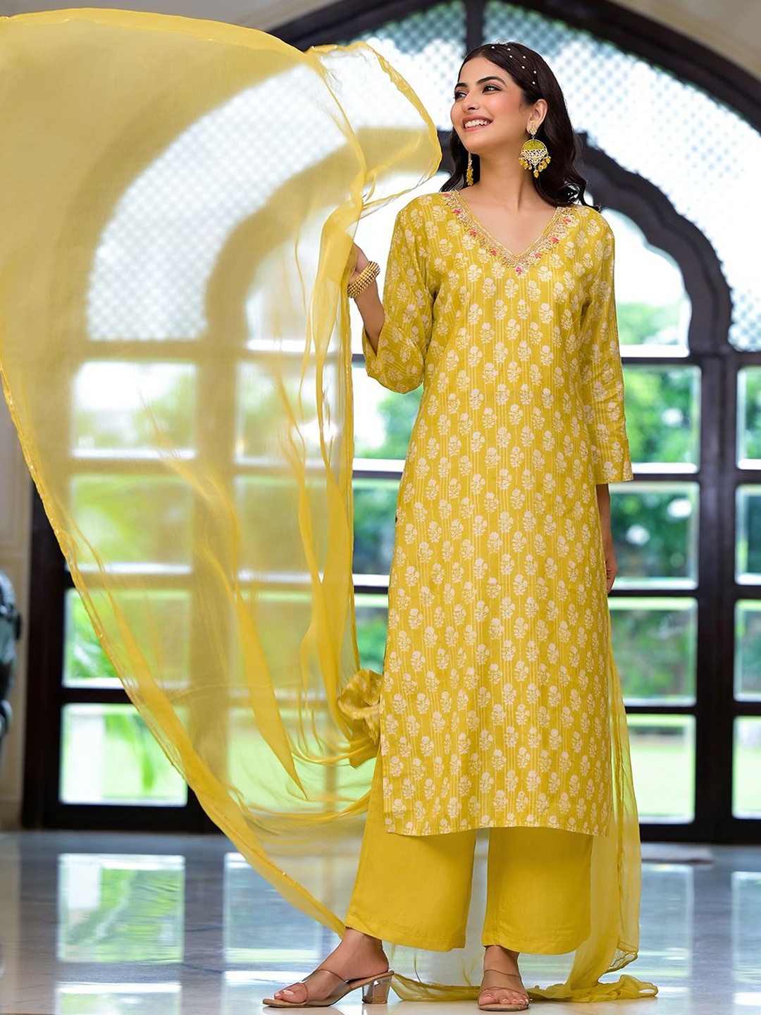 

Divena Floral Regular Beads & Stones Pure Cotton Straight Kurta with Trousers & Dupatta, Yellow