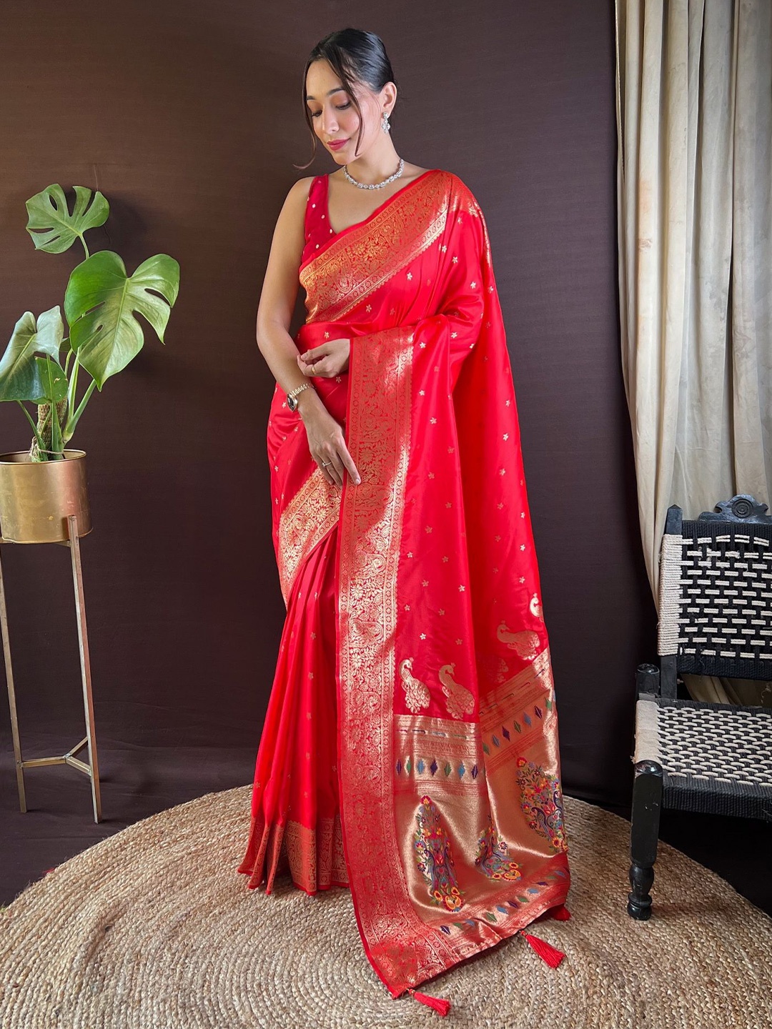 

Divyadham Textiles Woven Design Zari Pure Silk Paithani Saree, Red