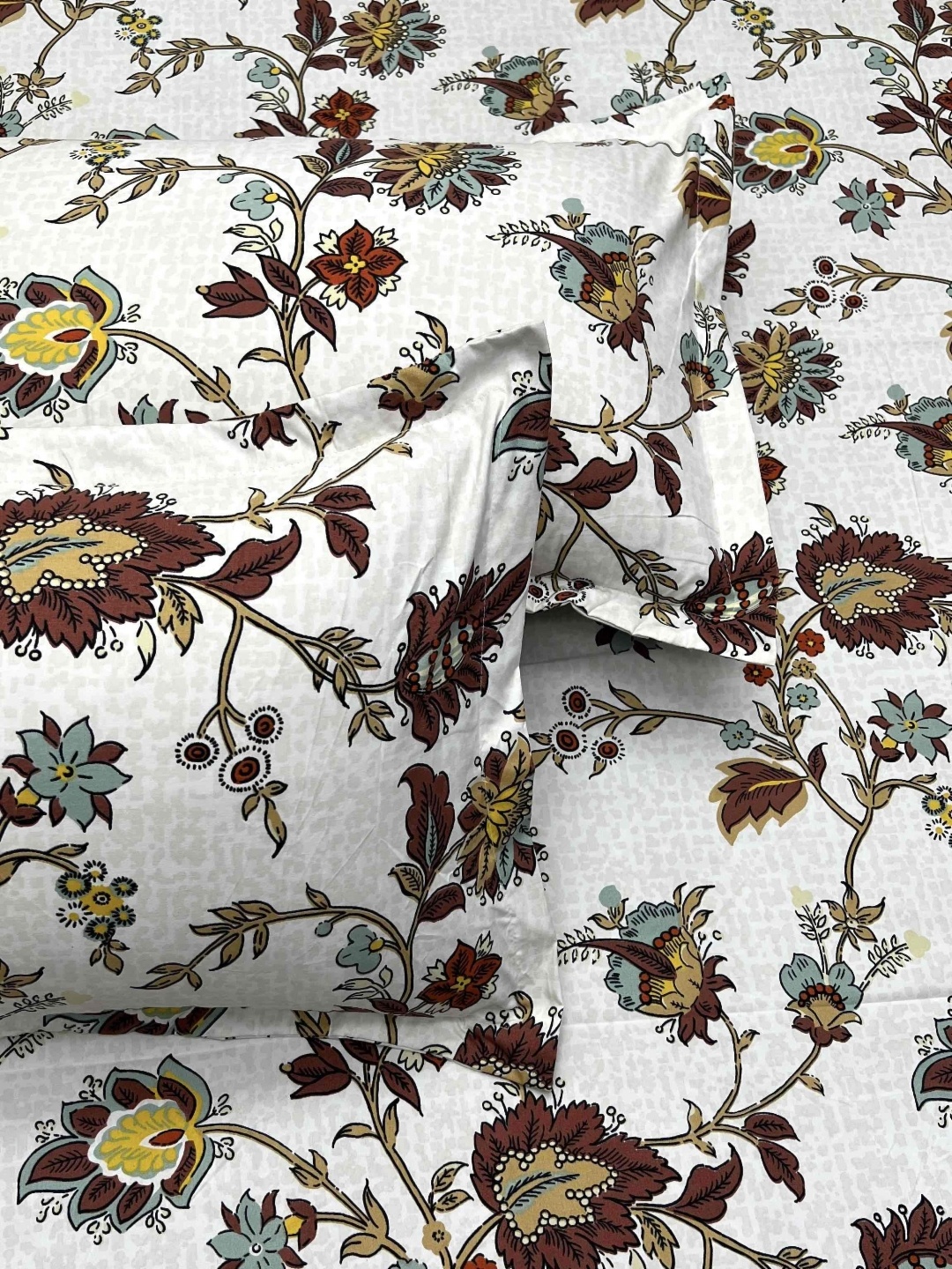 

Pure Decor White & Maroon Floral 300 TC Cotton Queen Bedsheet with 2 Pillow Covers