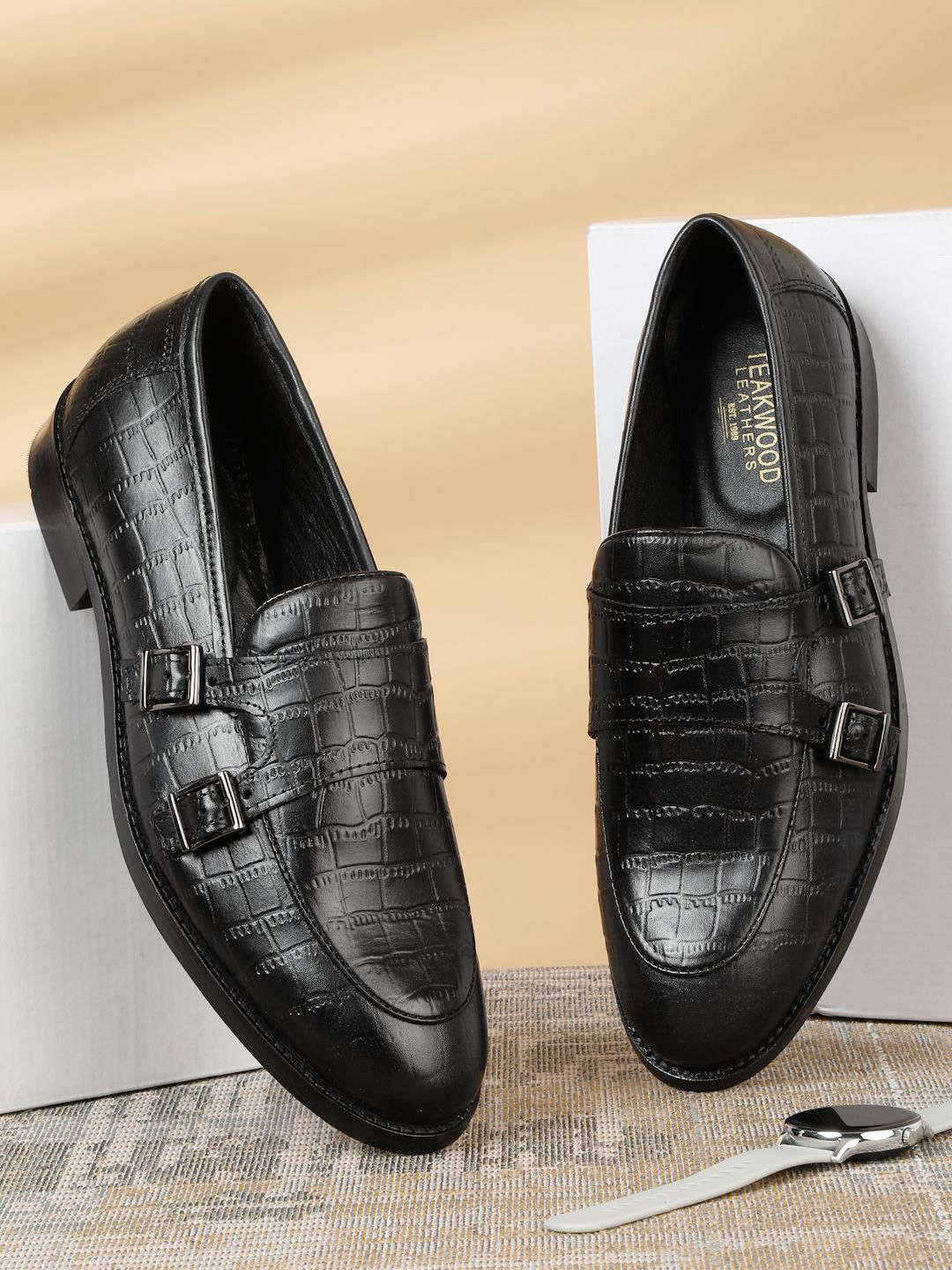 

Teakwood Leathers Men Textured Leather Loafers, Black