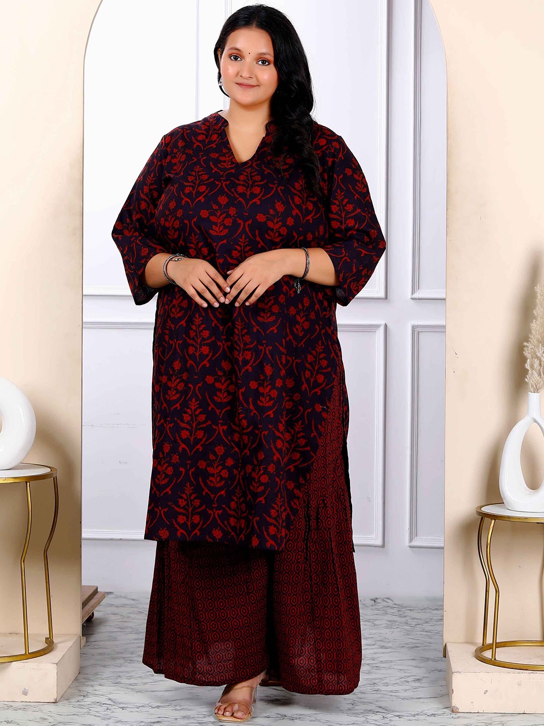 

MIRAVAN Plus Size Floral Printed V-Neck Pure Cotton Straight Kurta With Sharara, Maroon