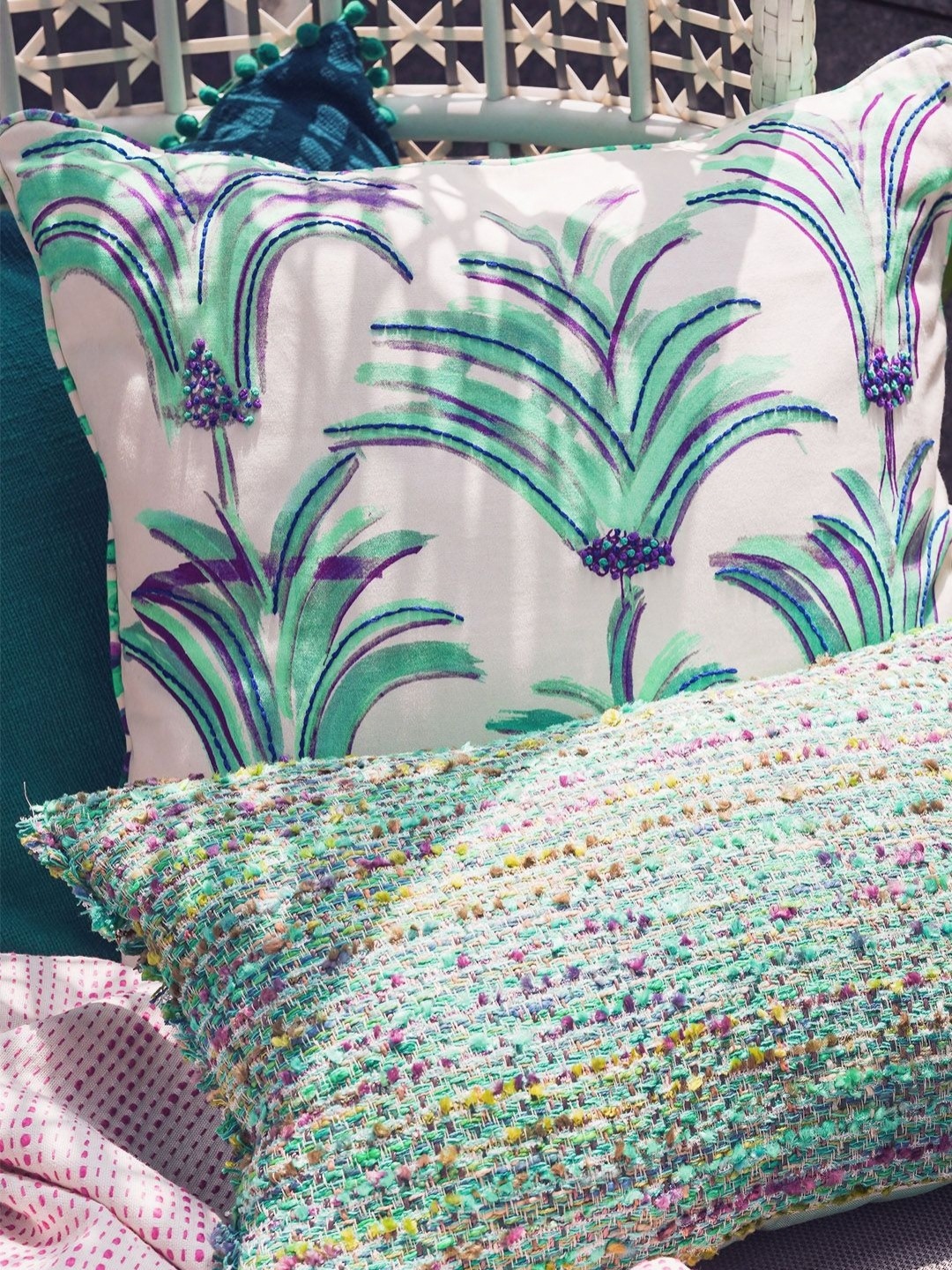 

ONSETHOMES flair of nature White & Green Floral Square Cushion Cover