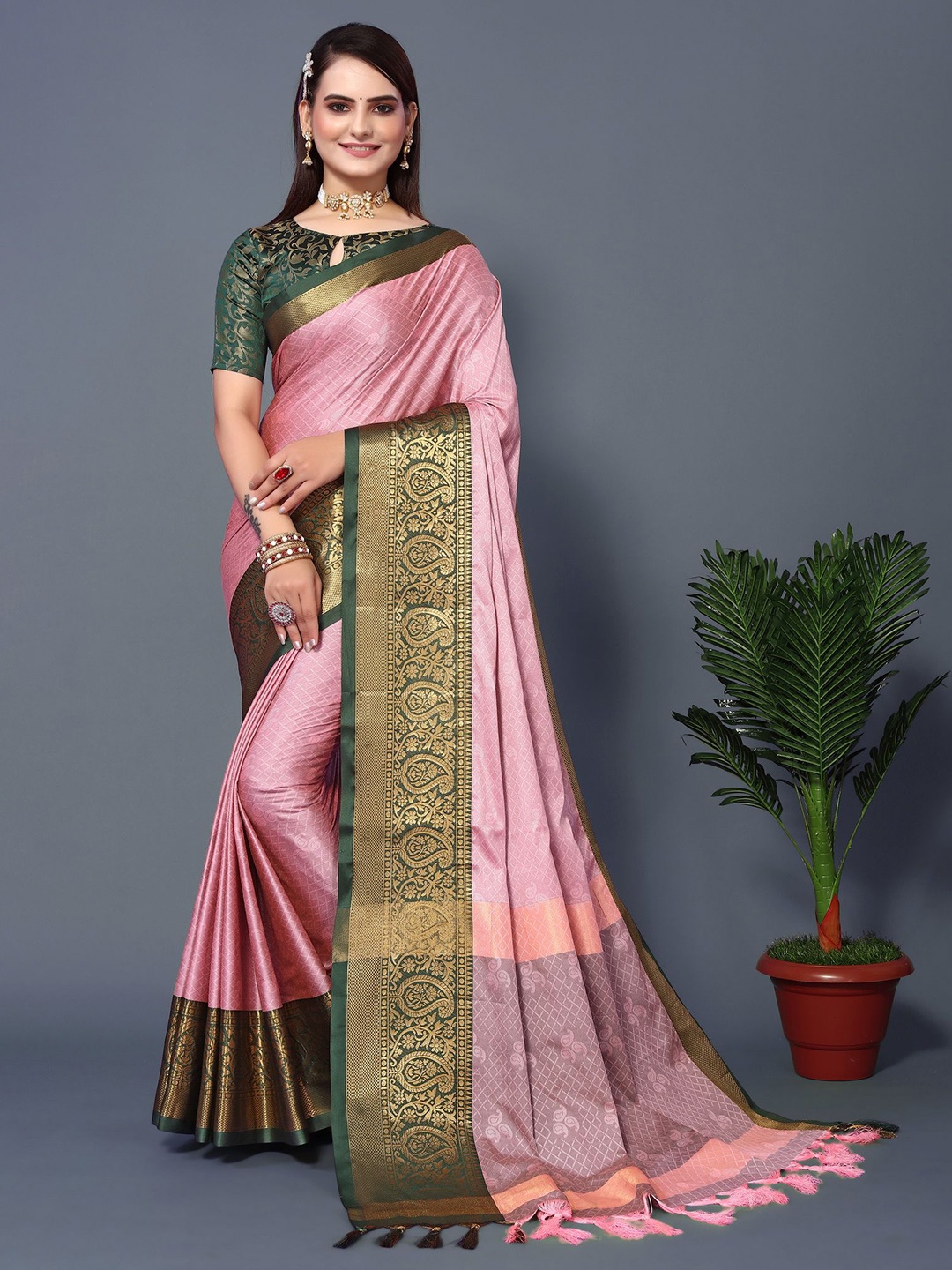 

Divyadham Textiles Woven Design Zari Banarasi Saree, Pink