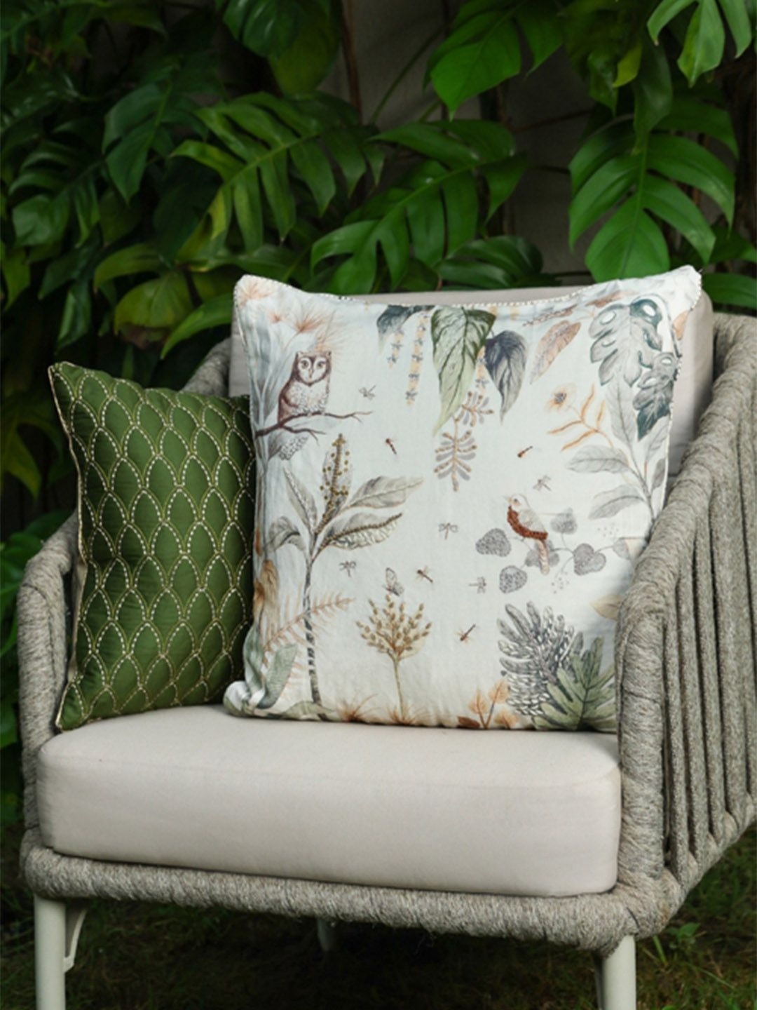 

ONSETHOMES Bagicha Cream-Coloured & Green Floral Embroidered Square Cushion Covers