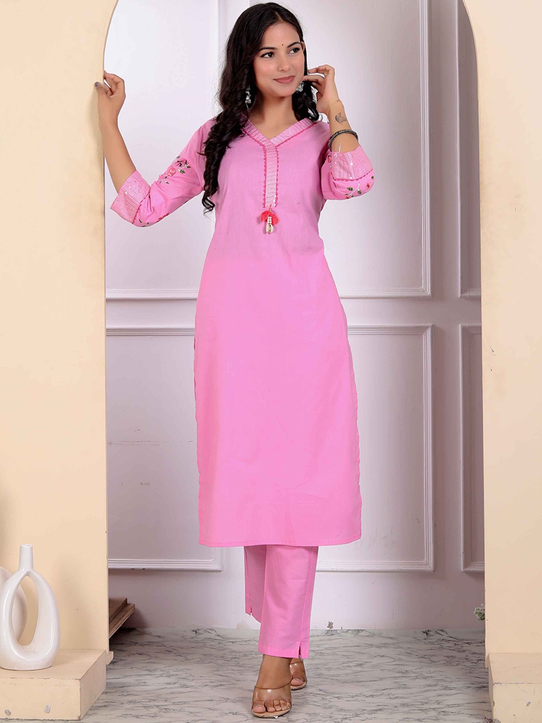 

MIRAVAN Geometric Embroidered Pure Cotton Straight Kurta With Trousers, Pink
