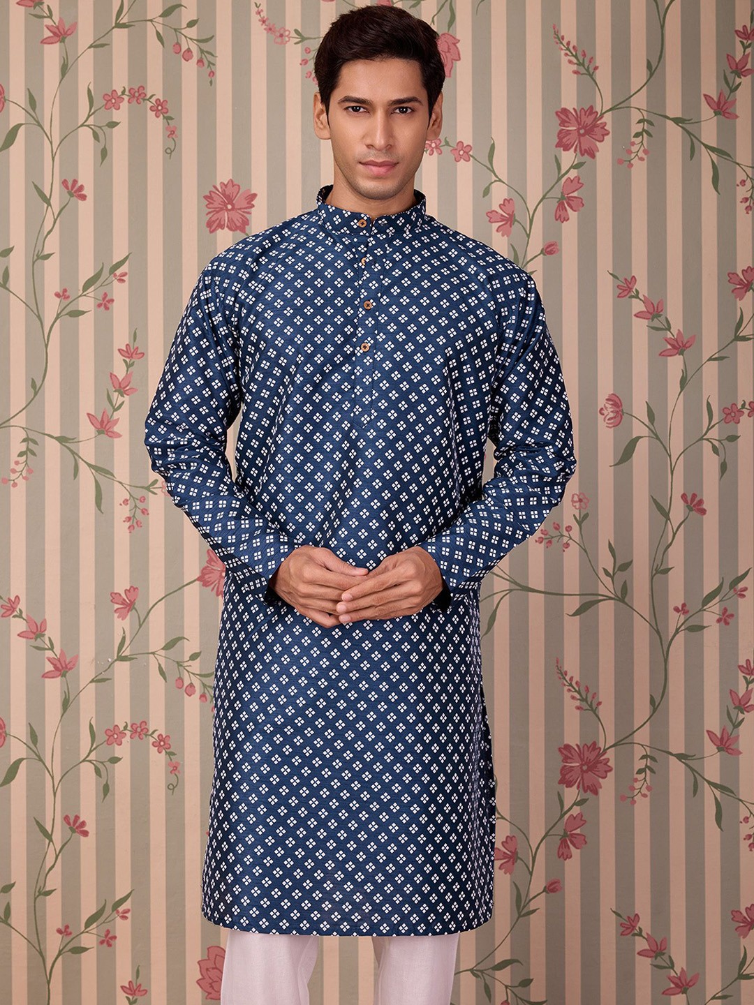 

Anouk Men Ethnic Motifs Printed Thread Work Kurta, Navy blue
