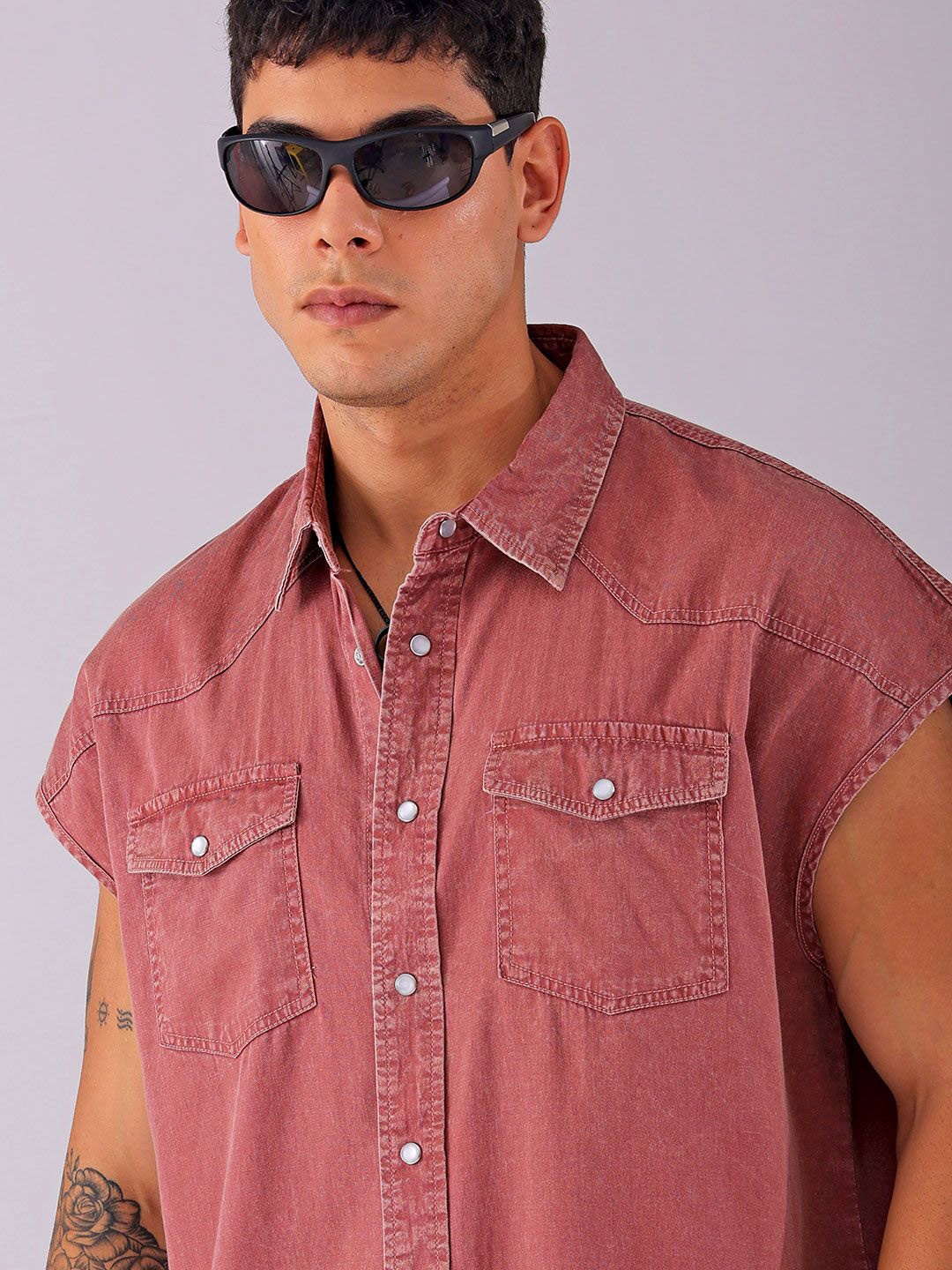 

The Indian Garage Co Men Spread Collar Solid Cotton Boxy Casual Shirt, Red