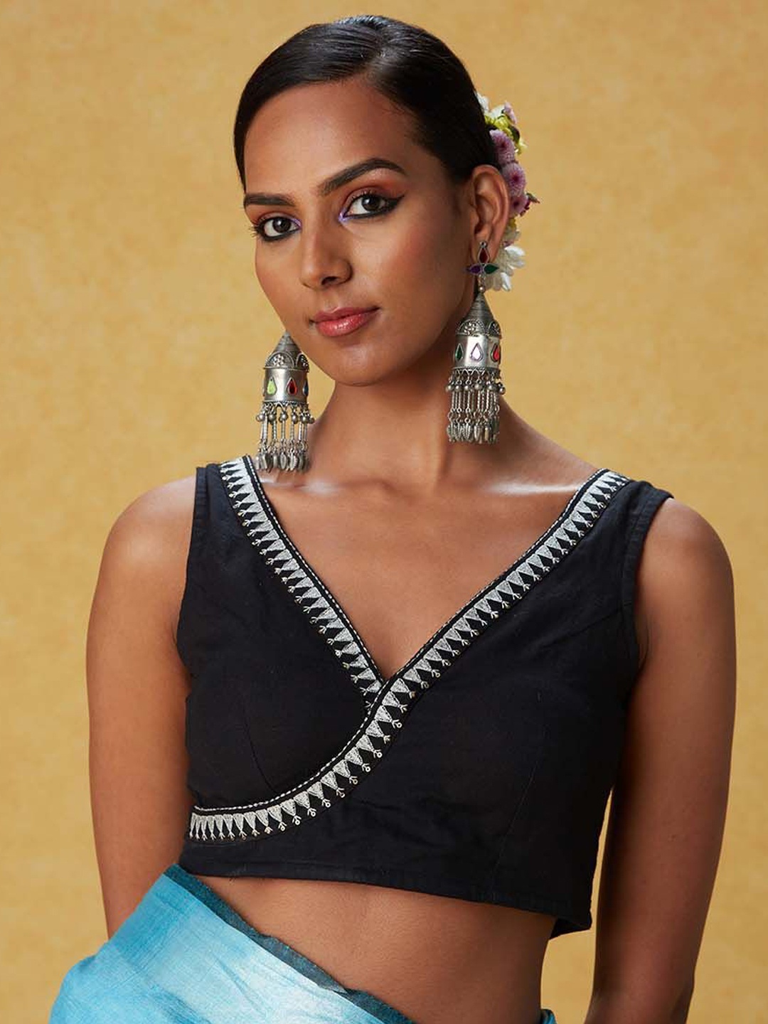 

Likha Women V Neck Sleeveless Embroidered Cotton Saree Blouse, Black