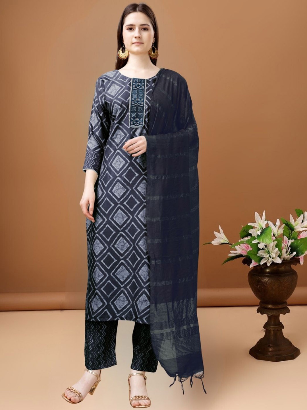 

MAGMINA Ethnic Motifs Printed Thread Work Straight Kurta With Trousers & Dupatta, Grey melange