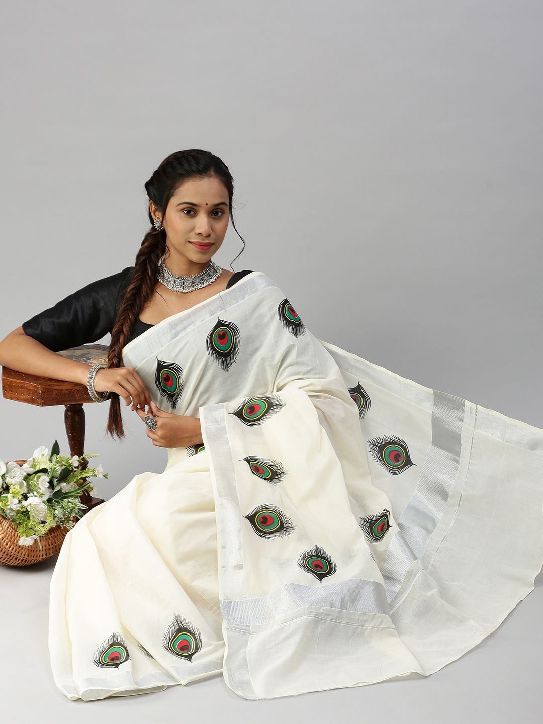 

Ramraj Ethnic Motifs Printed Zari Saree, Off white