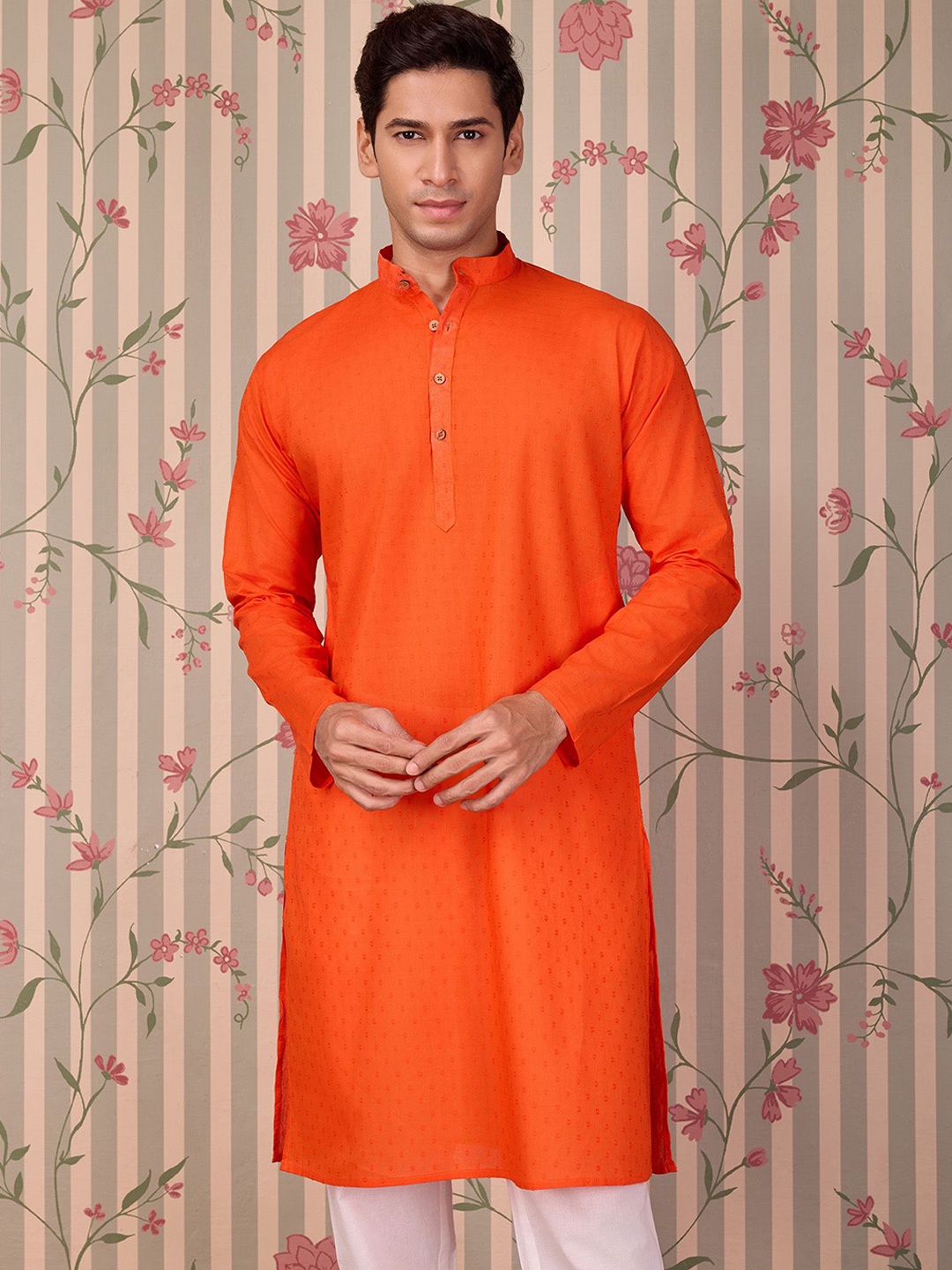 

Anouk Men Floral Printed Thread Work Kurta, Orange