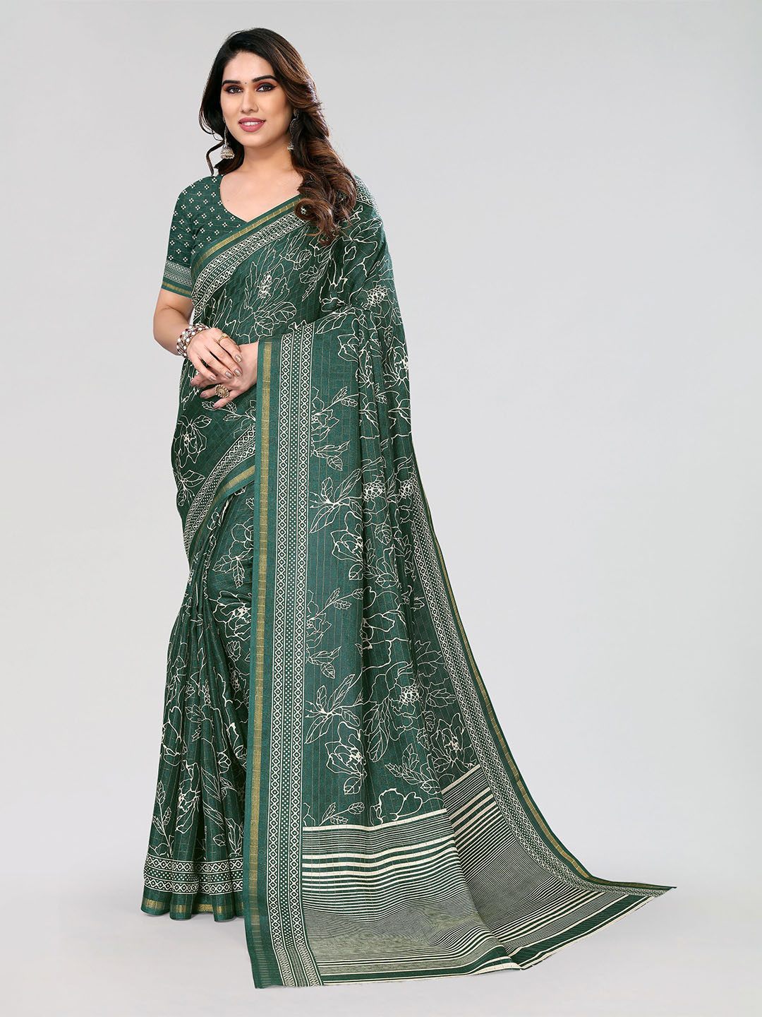 

VIRICA Floral Printed Solid Zari Saree, Green