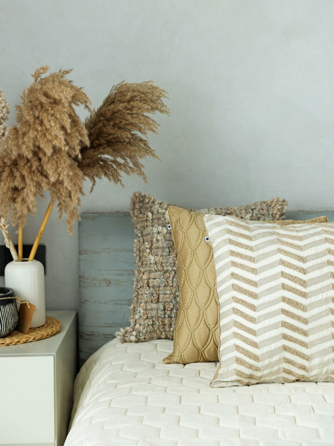 

ONSETHOMES raunak Cream-Coloured and GoldToned Embroidered Square Cushion Cover