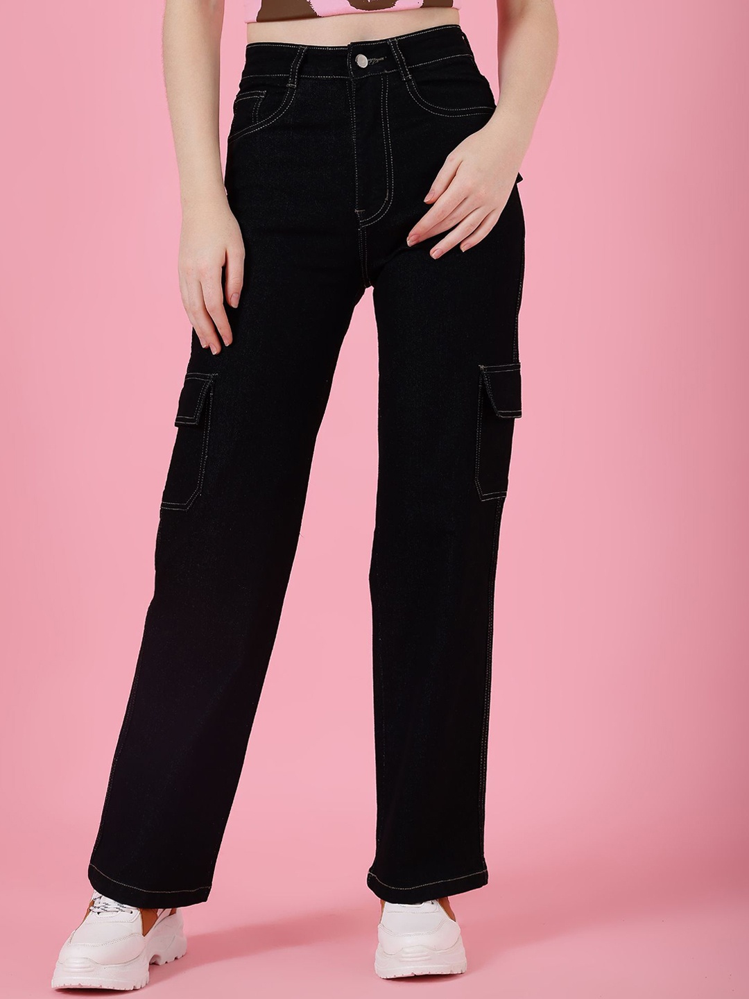 

4WRD by Dressberry Women Classic Regular Fit High-Rise Jeans, Black