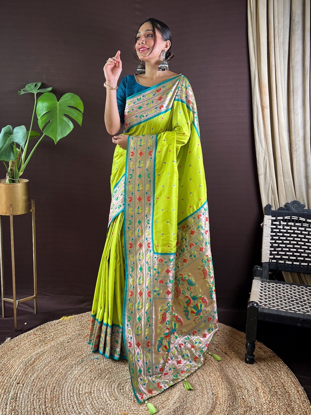 

Divyadham Textiles Woven Design Zari Pure Silk Paithani Saree, Lime green