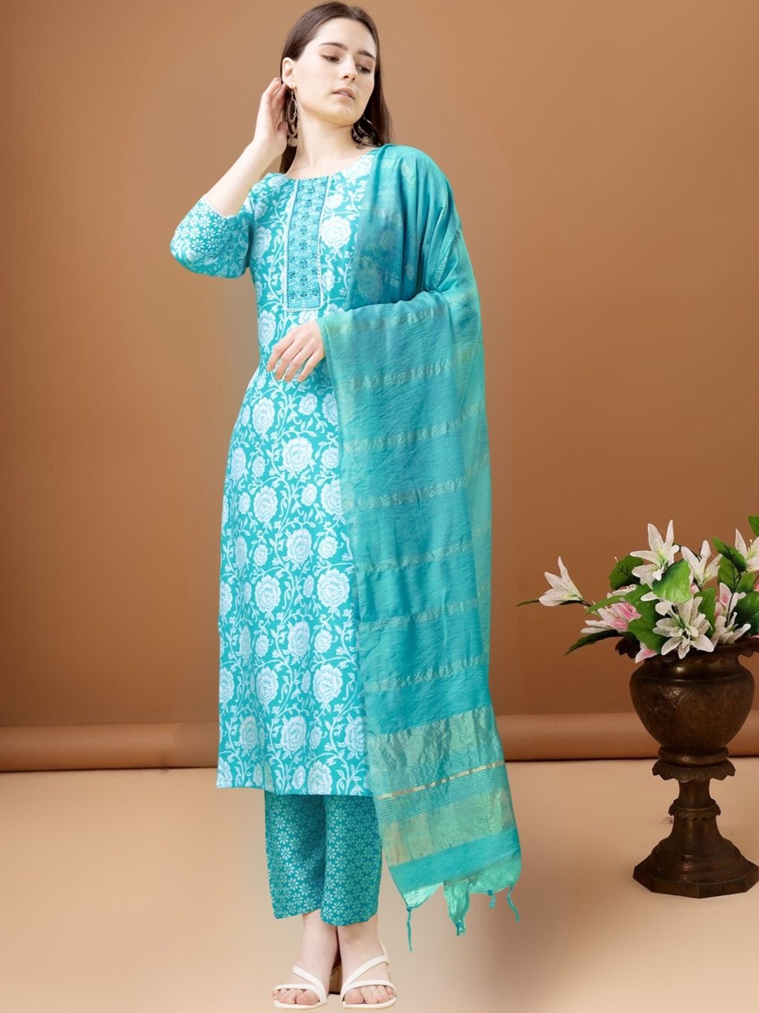 

MAGMINA Floral Printed Thread Work Straight Kurta With Trousers & Dupatta, Blue