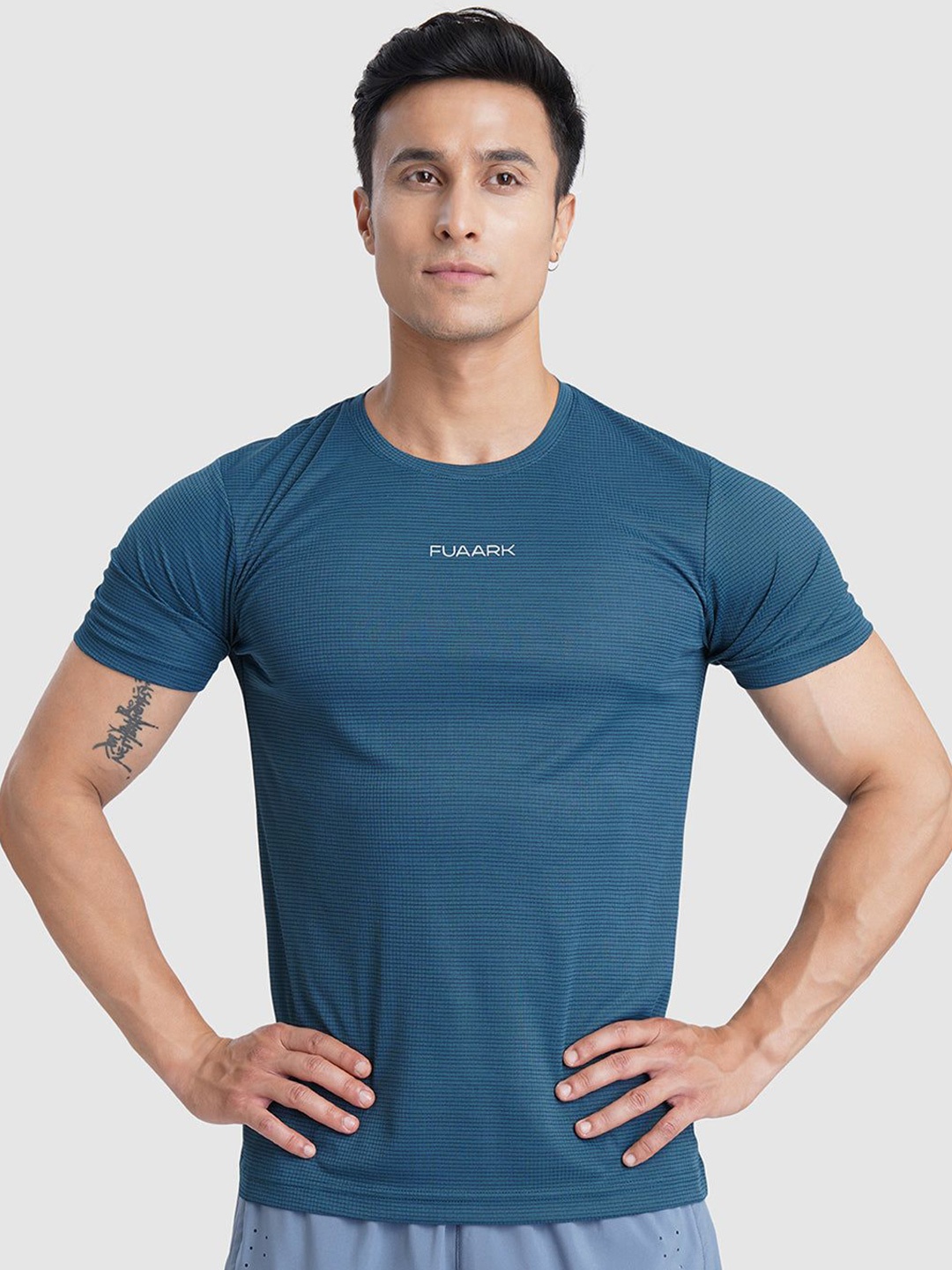 

FUAARK Men Moisture Wicking Solid Round Neck T-shirt, Blue