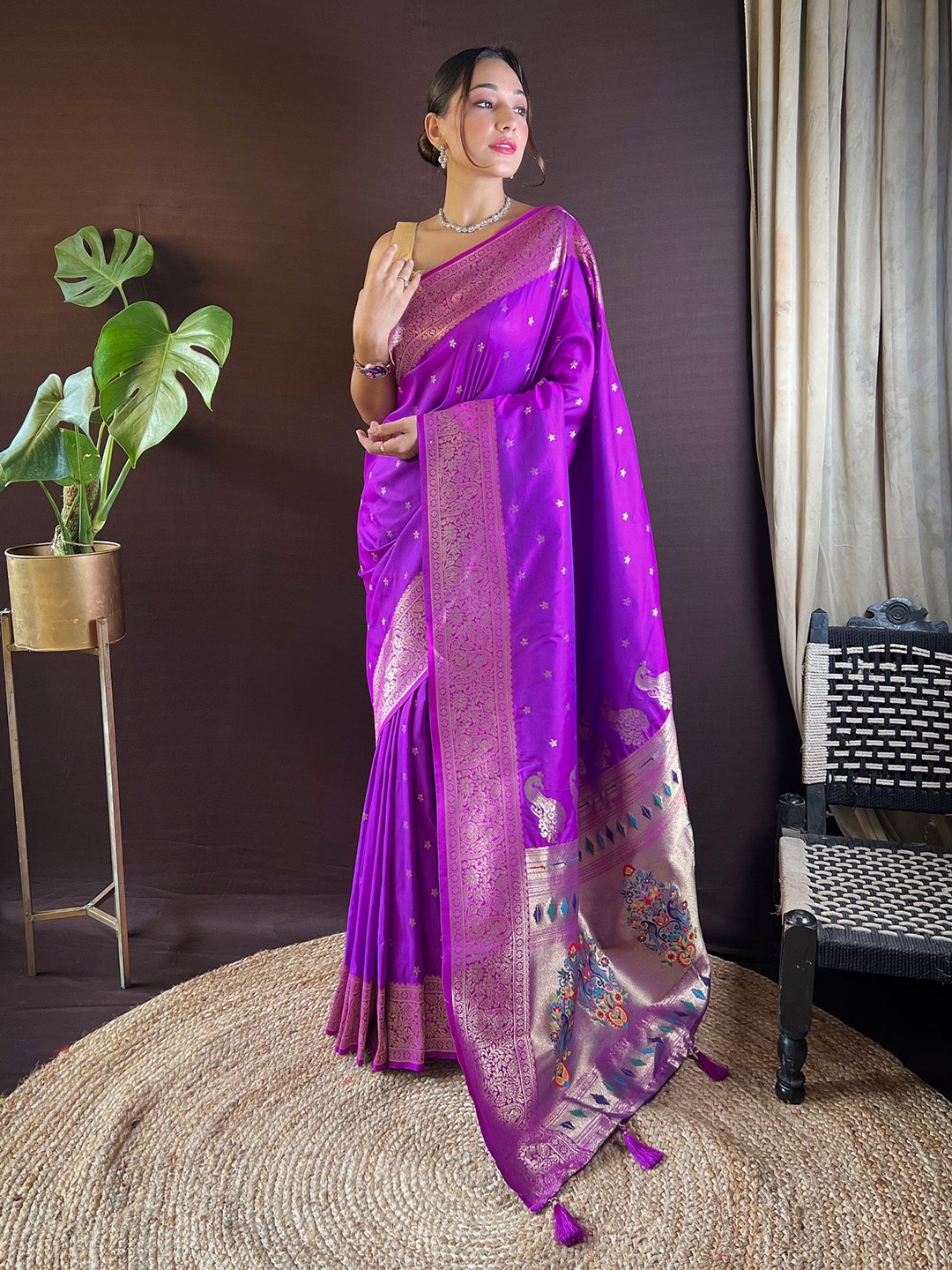 

Divyadham Textiles Ethnic Motifs Zari Pure Silk Paithani Saree, Violet