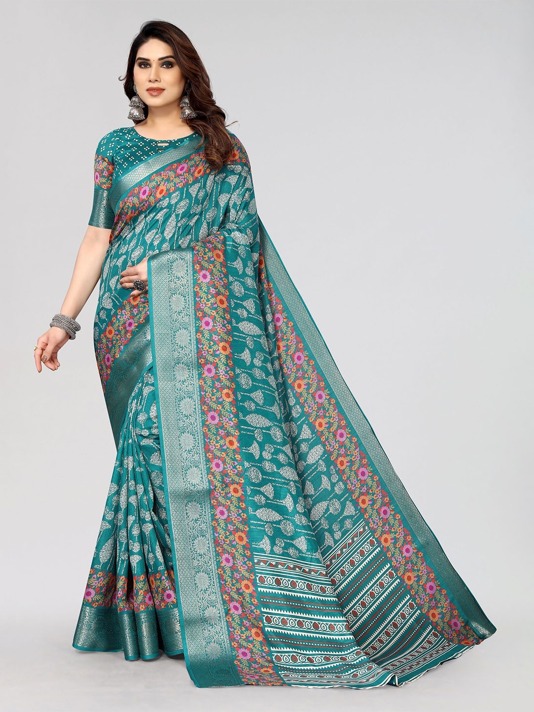 

VIRICA Floral Zari Silk Blend Saree, Green