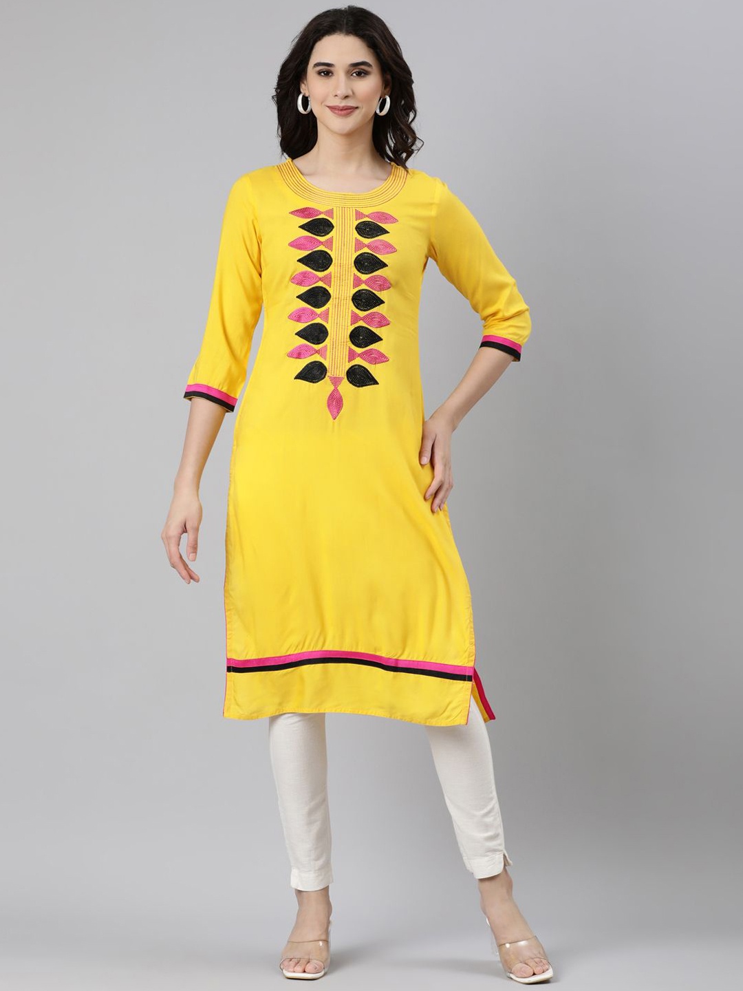 

Souchii Floral Embroidered Thread Work Straight Kurta, Yellow