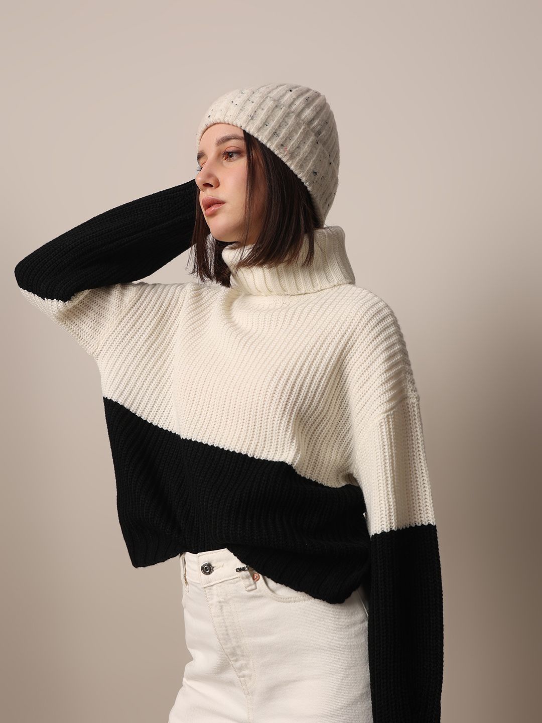 

ONLY Women Colourblocked Pullover with Fuzzy Detail, White