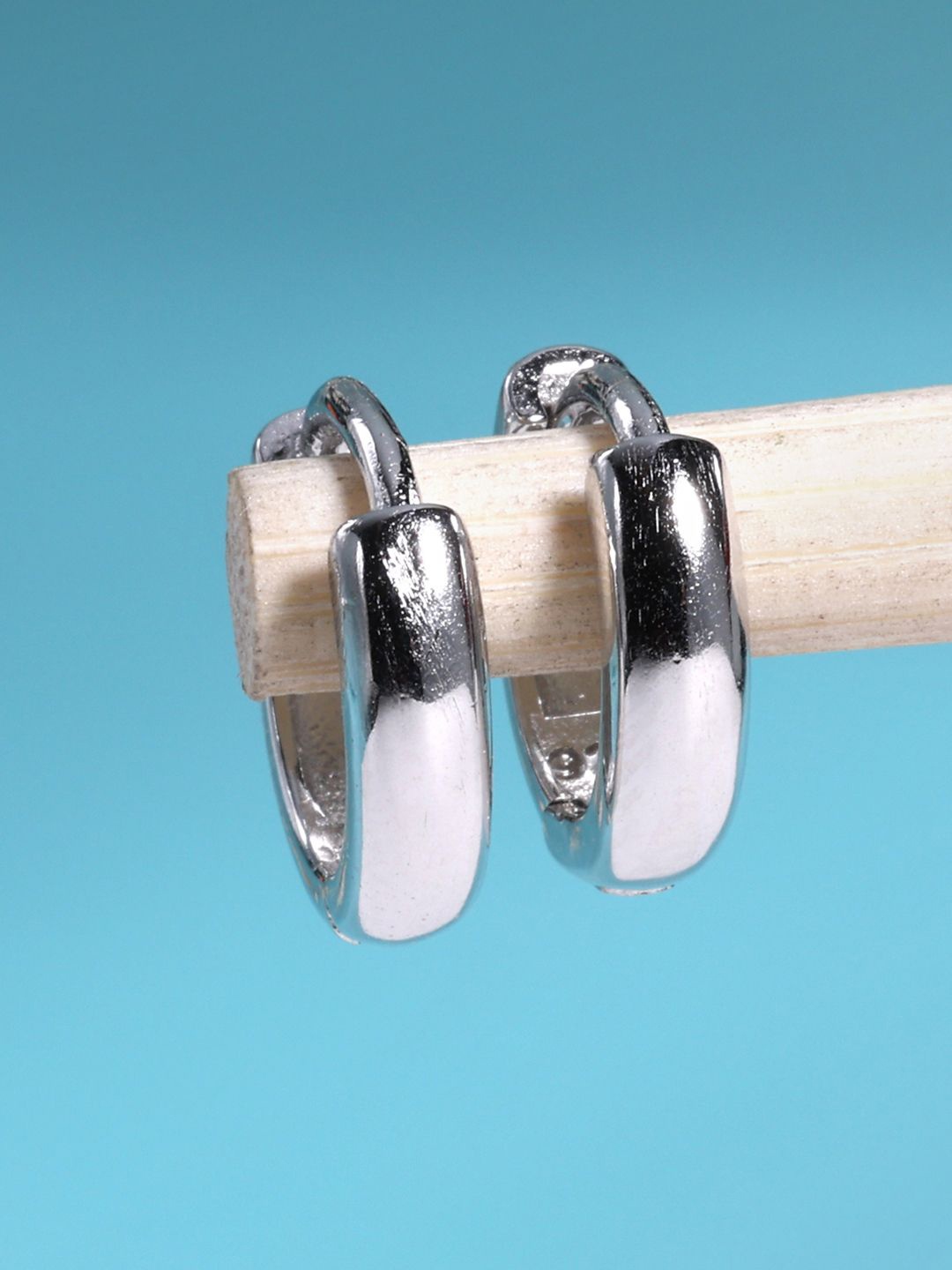 

DEESSA Rhodium Plated Contemporary Hoop Earrings, Silver