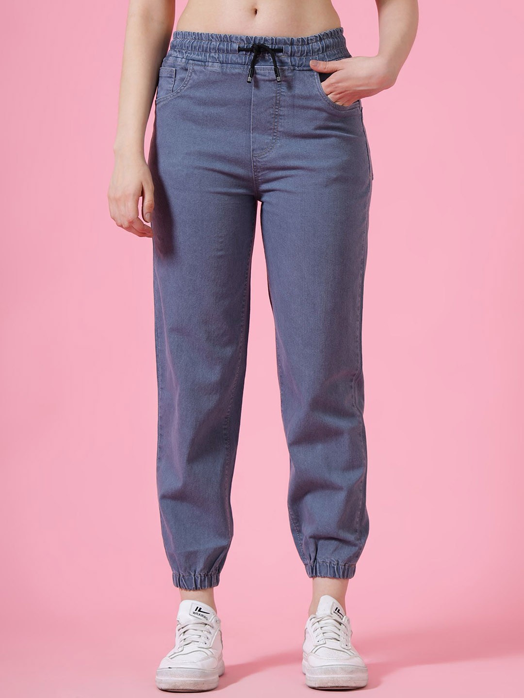

4WRD by Dressberry Women Classic High-Rise Low Distress Jeans, Grey