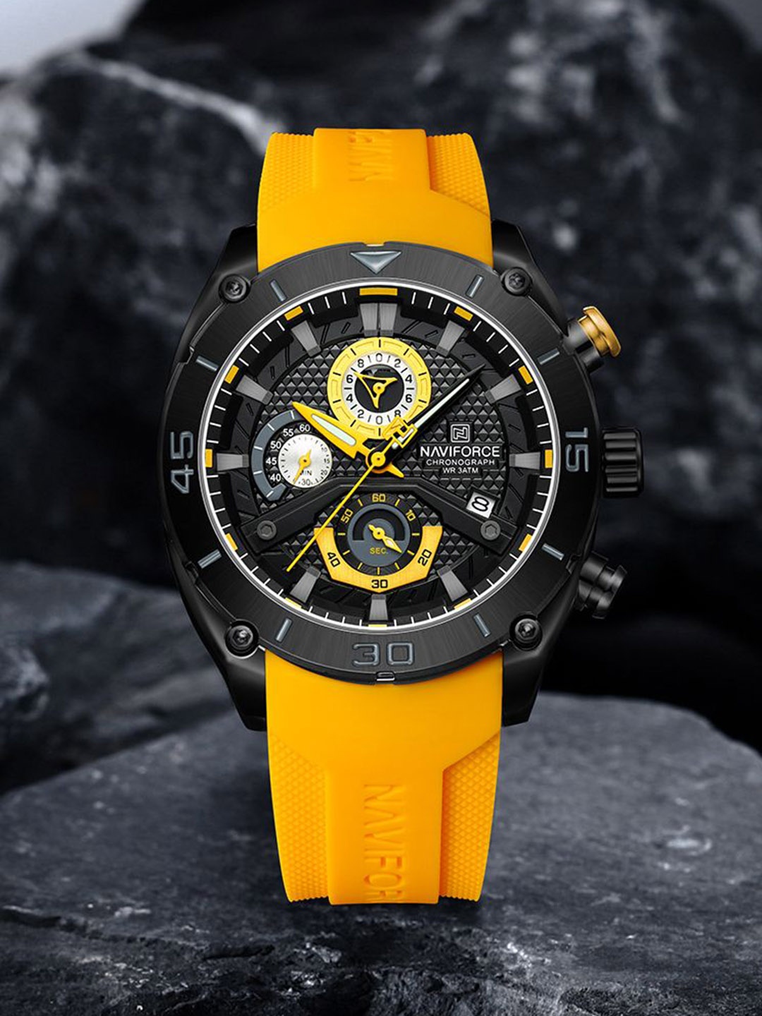 

Naviforce Men Dial & Straps Analogue Multi Function Watch NF8038 BBY, Yellow