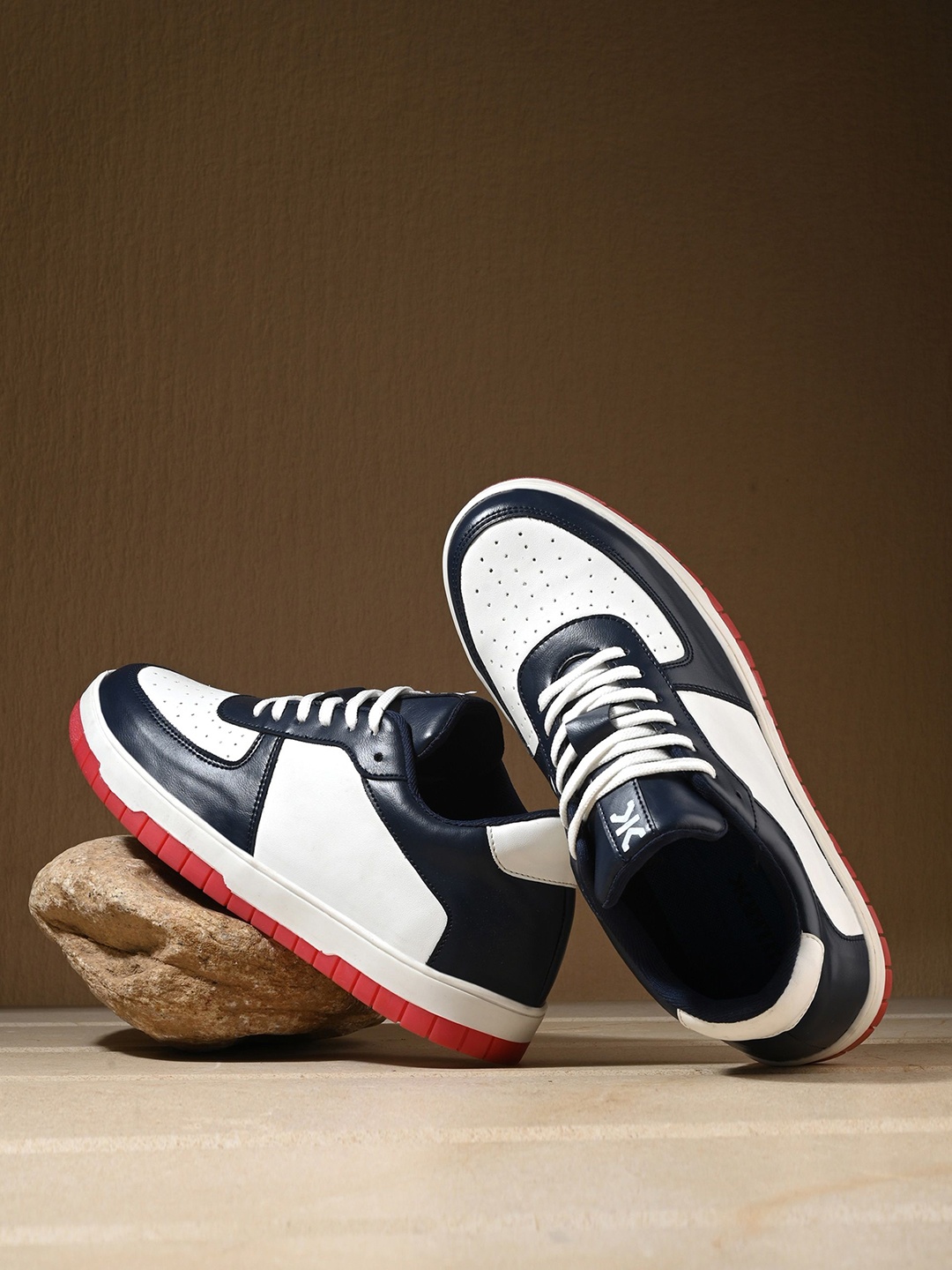 

Killer Men Colourblocked Sneakers, Blue