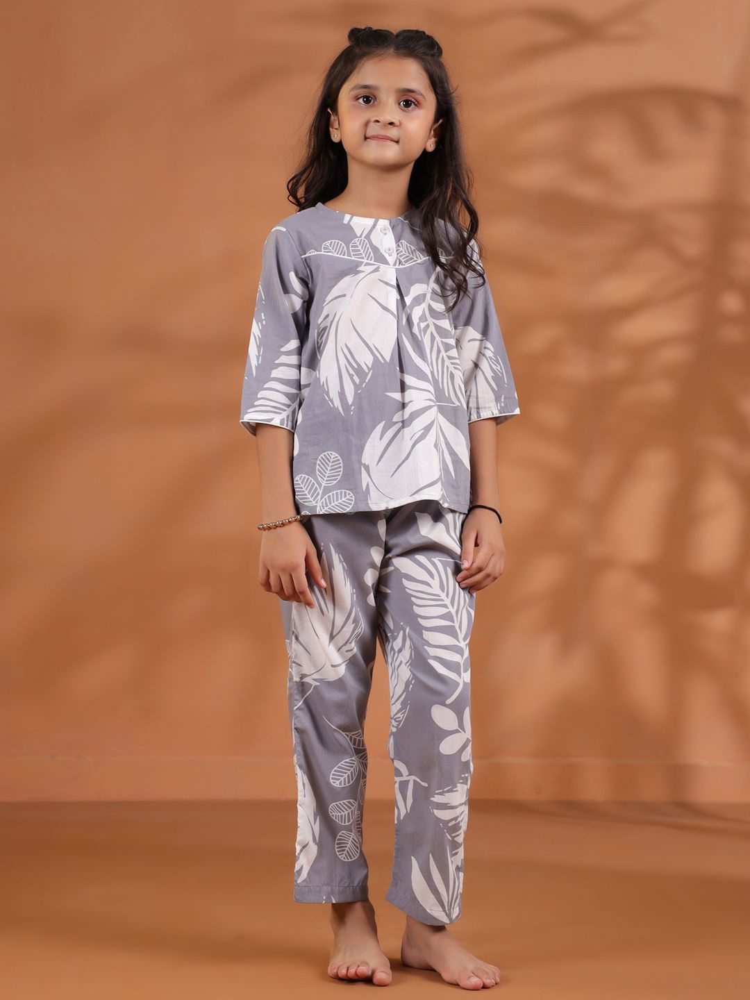 

SANSKRUTIHOMES Girls Printed Pure Cotton Night suit, Grey