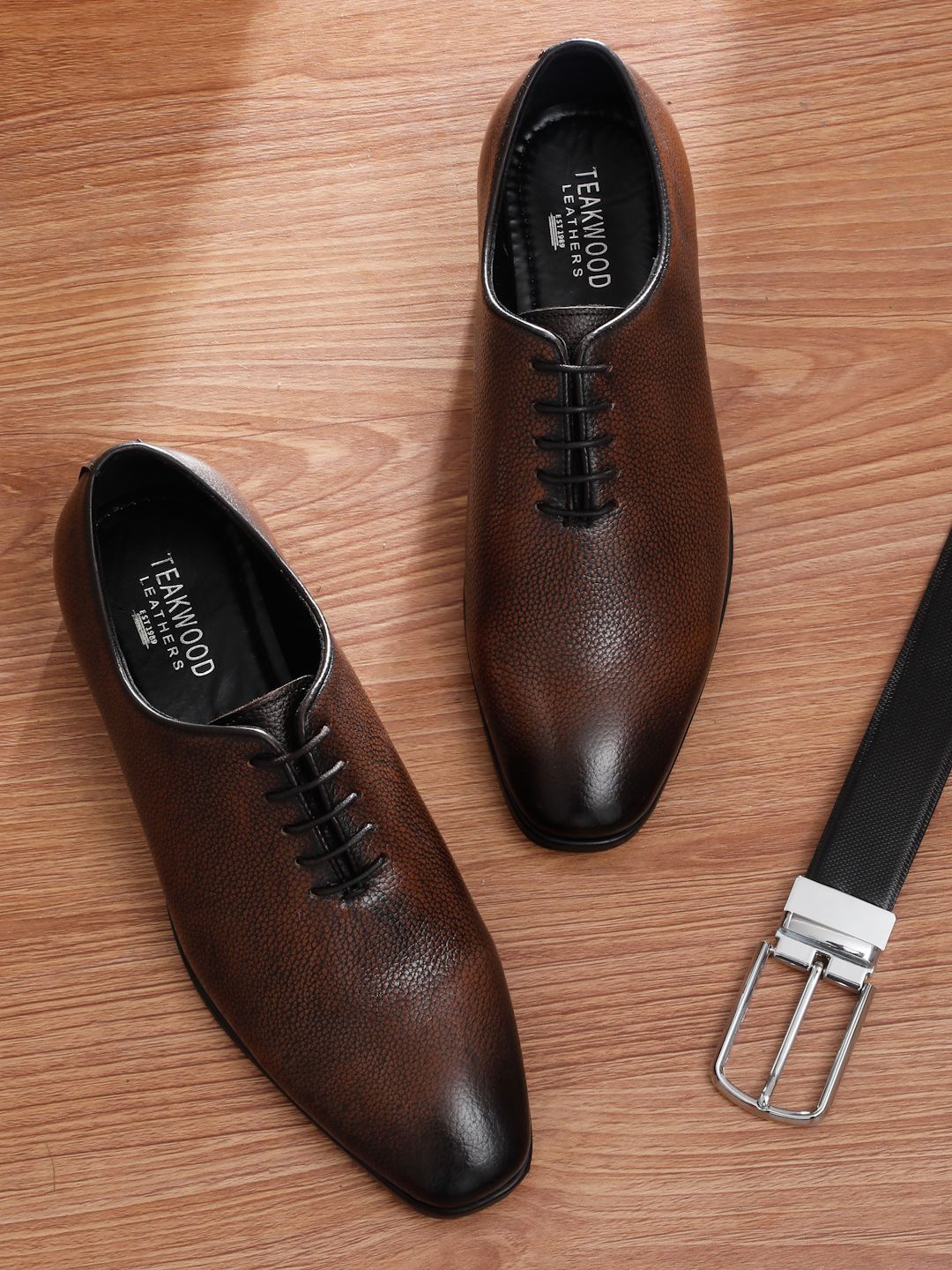 

Teakwood Leathers Men Textured Leather Formal Oxford Shoes, Brown