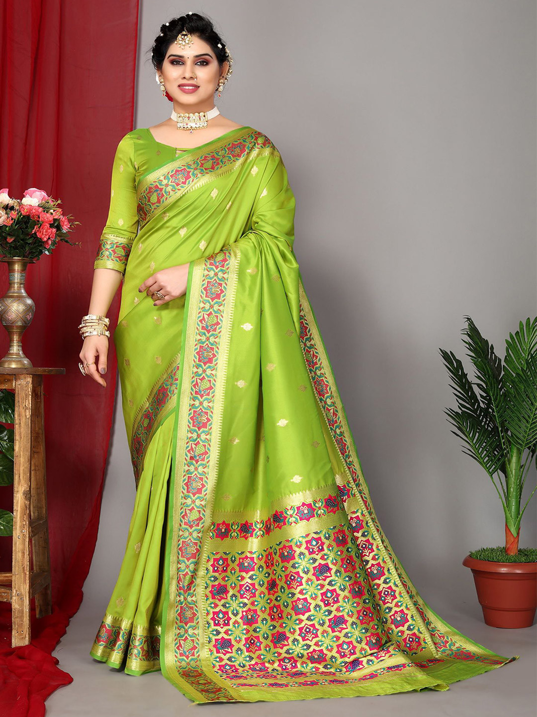

Divyadham Textiles Women Woven Design Pure Silk Paithani Saree, Green