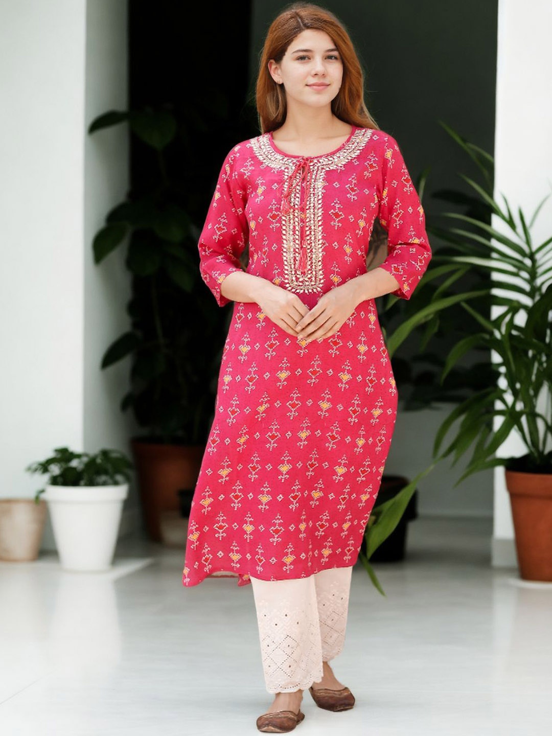 

AMIRAS INDIAN ETHNIC WEAR Ethnic Motifs Printed Tie-Up Neck Straight Kurta, Pink