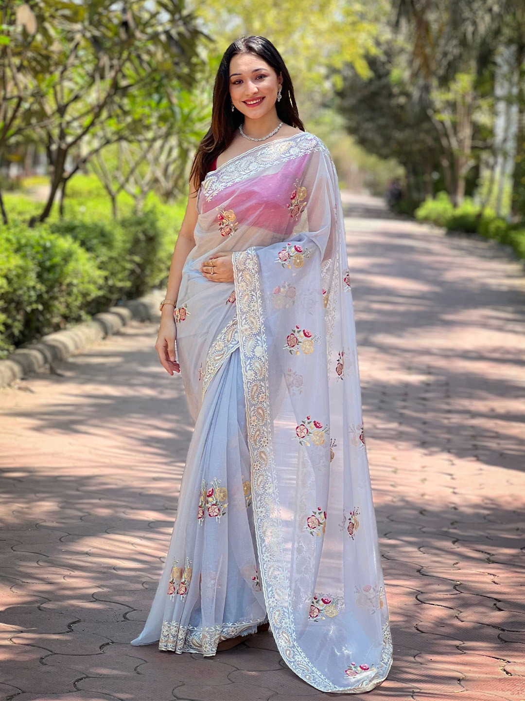

RV CREATION Women Floral Printed Embroidered Net Saree, Grey
