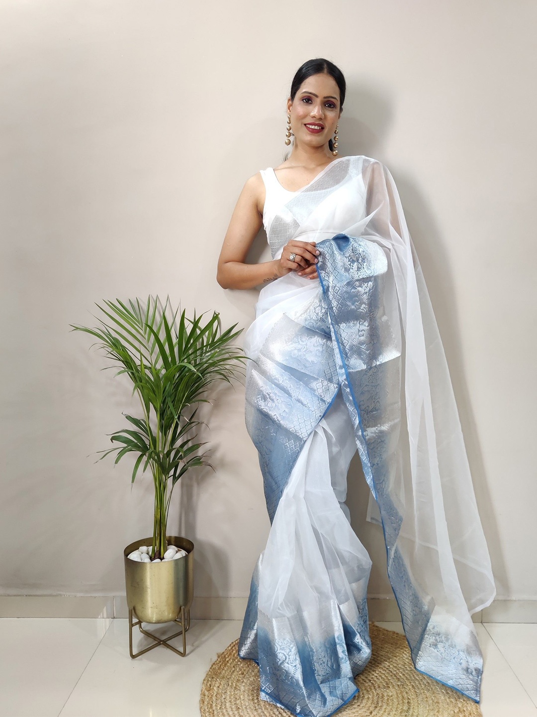 

LeeliPeeri Designer Solid Zari Organza Saree, White