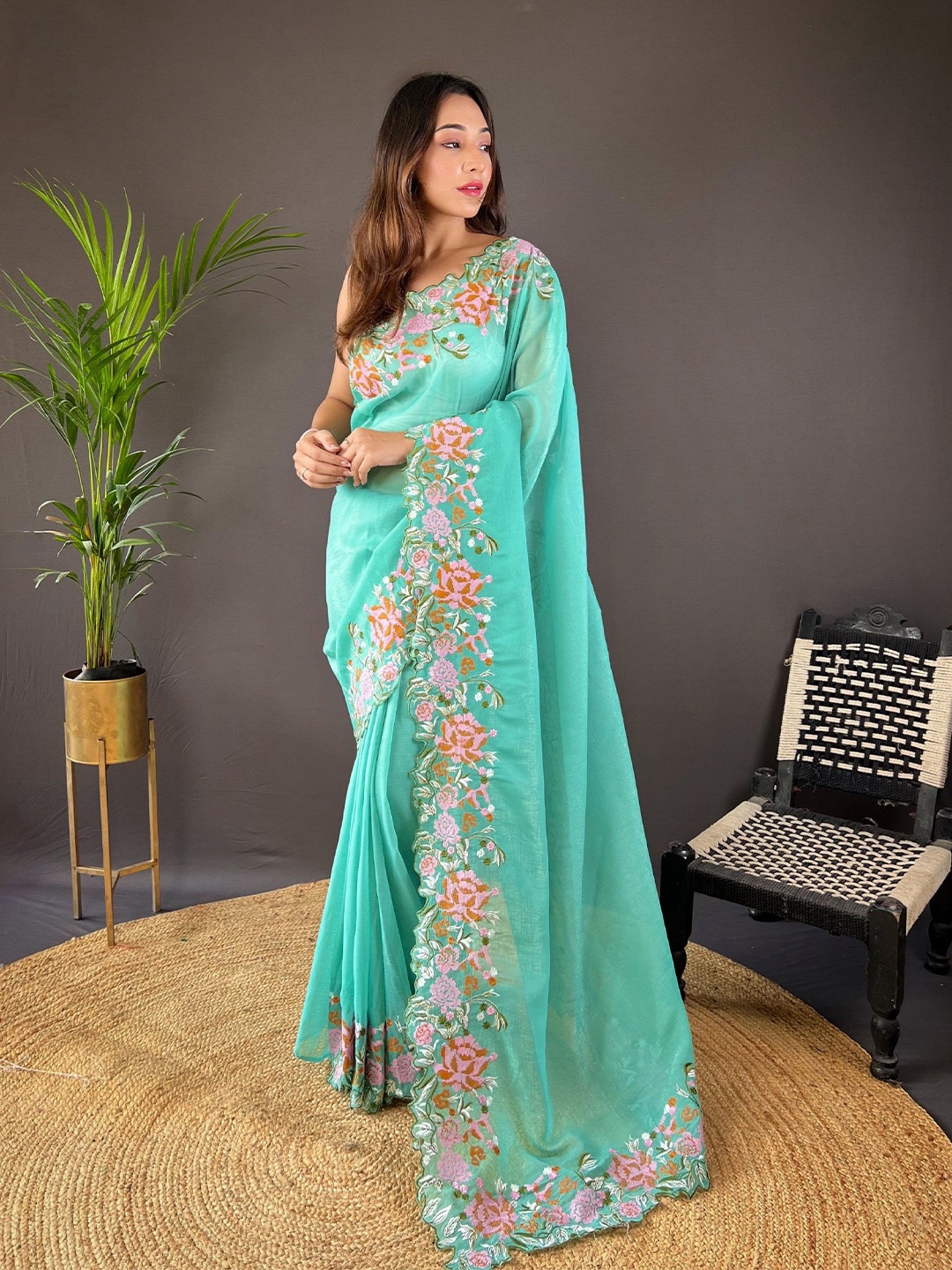 

RV CREATION Women's Floral Embroidered Border solid Saree, Turquoise blue