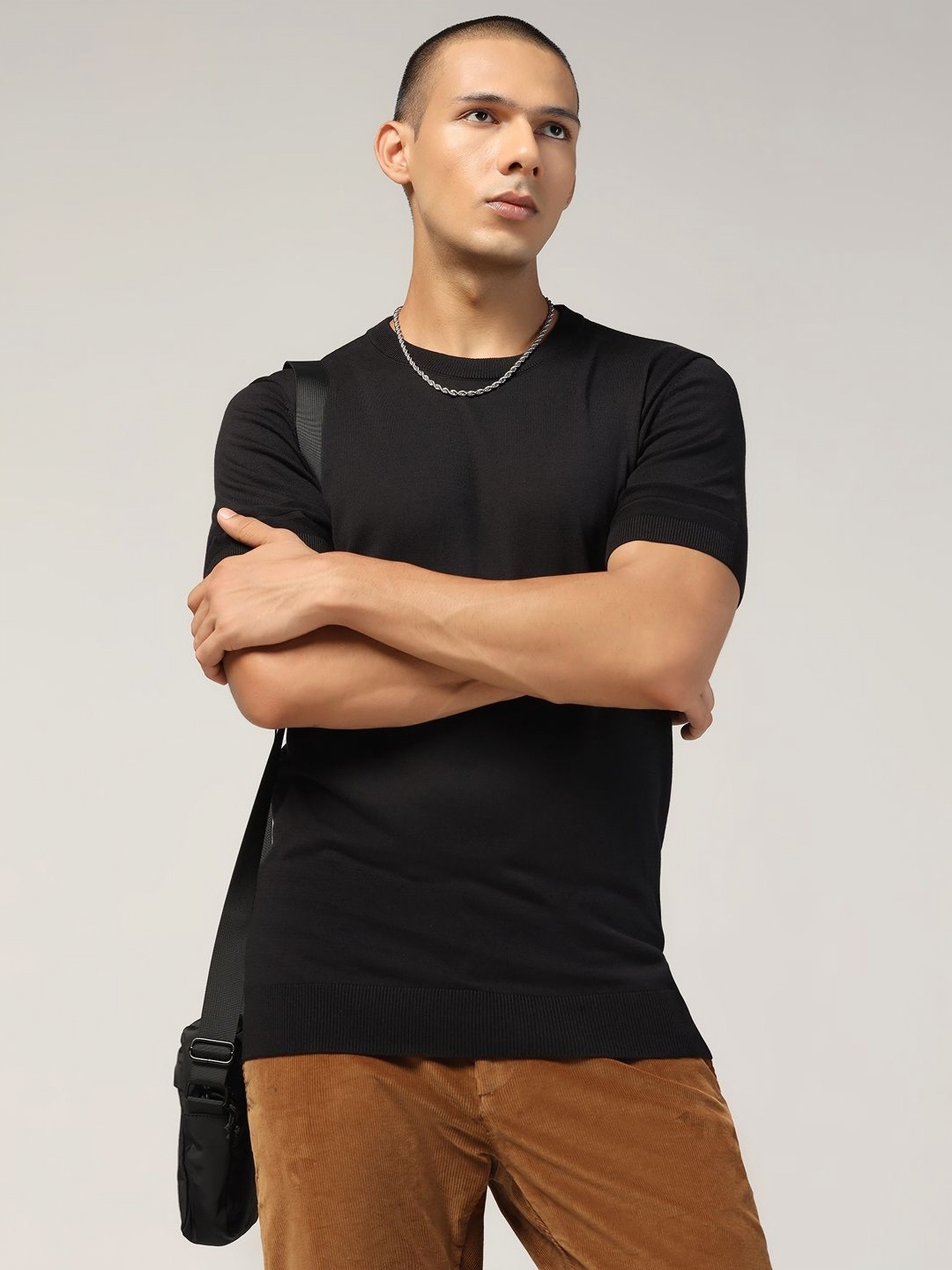 

Blackberrys Men Solid Round Neck Cotton Slim Fit T-shirt, Black