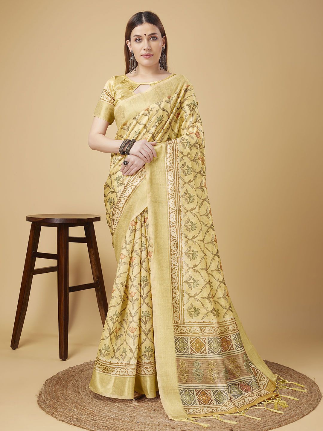 

DOI MOI Ethnic Motifs Zari Silk Blend Banarasi Saree, Beige
