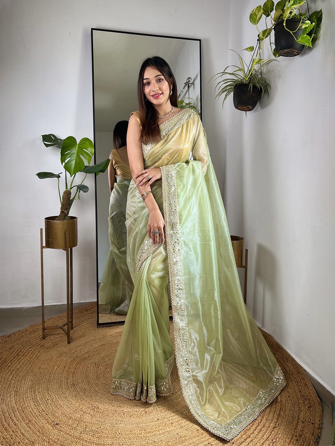 

RV CREATION Women's Mirror Work Net Saree, Green