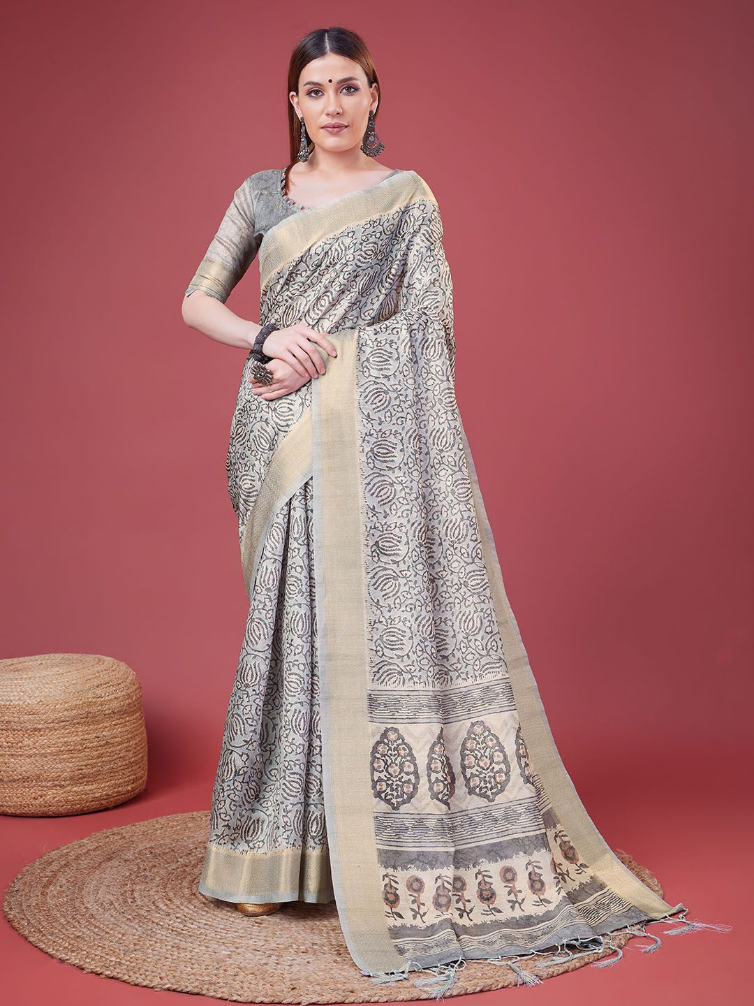 

DOI MOI Ethnic Motifs Printed Zari Banarasi Saree, Grey