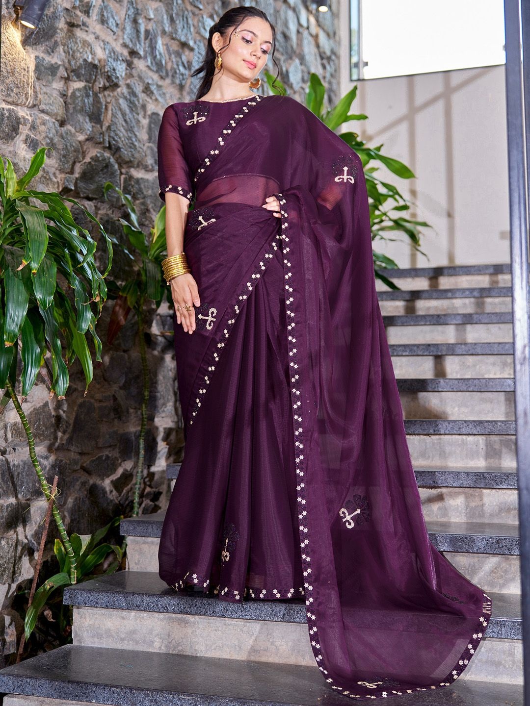 

Anouk Embellished Beads and Stones Saree, Magenta