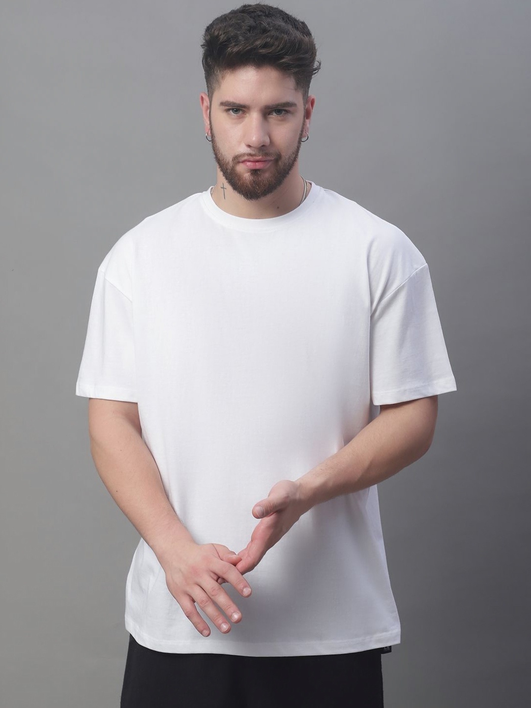 

DOOR74 Men Solid Round Neck Cotton Oversized T-shirt, White
