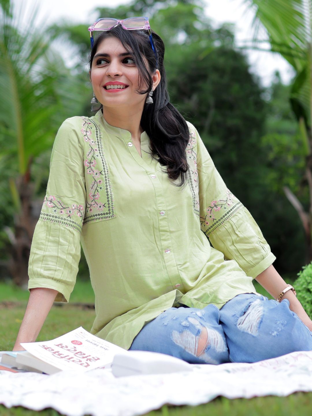 

KALINI Ethnic Motifs Embroidered Kurti, Green