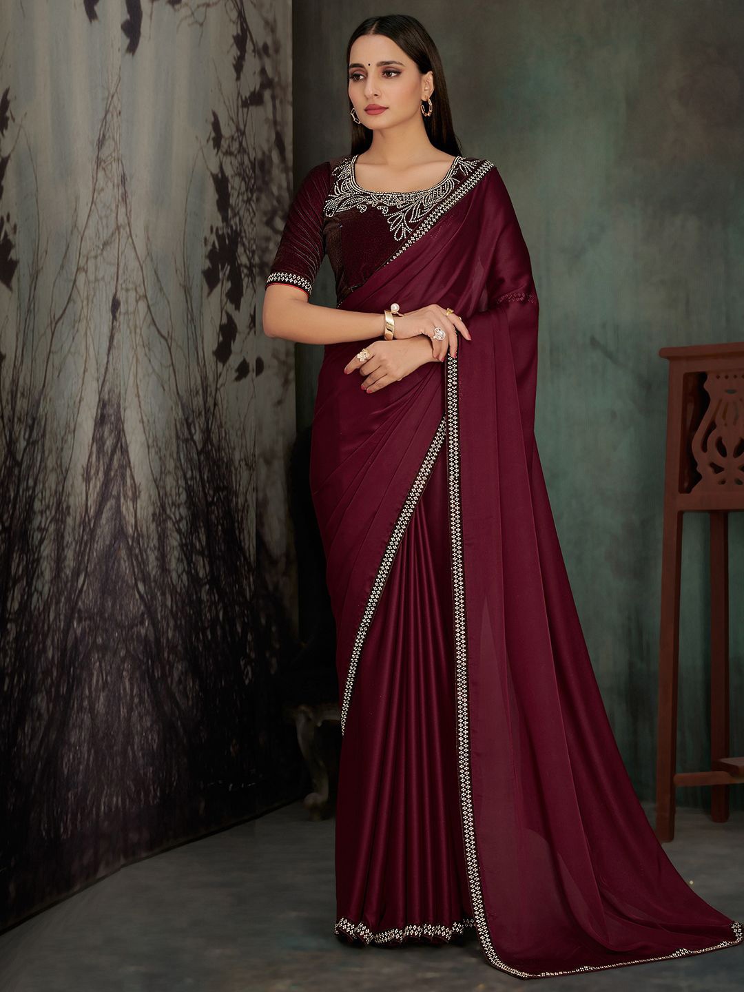 

Anouk Solid Beads and Stones Embellished Saree, Burgundy