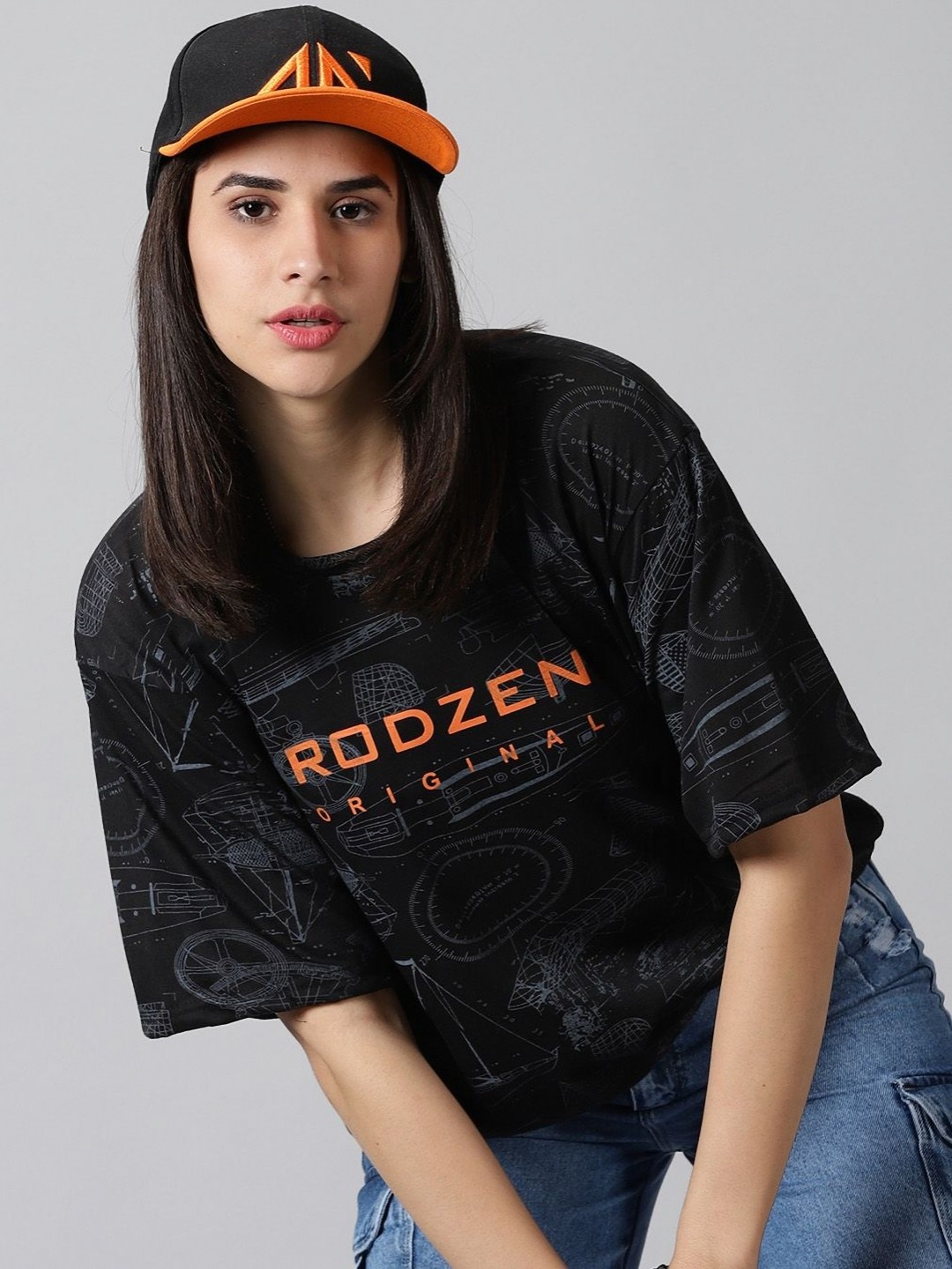 

Rodzen Women Abstract Printed Round Neck Cotton Oversized T-shirt, Black