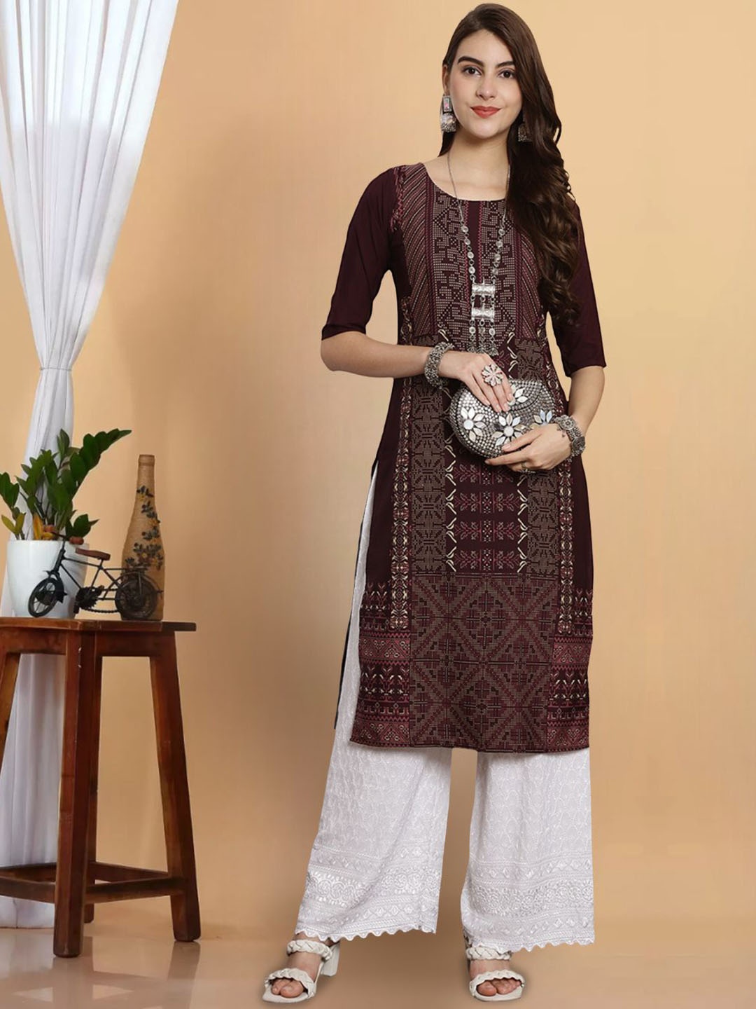 

7Threads Ethnic Motifs Printed Round Neck Crepe Straight Kurta, Maroon